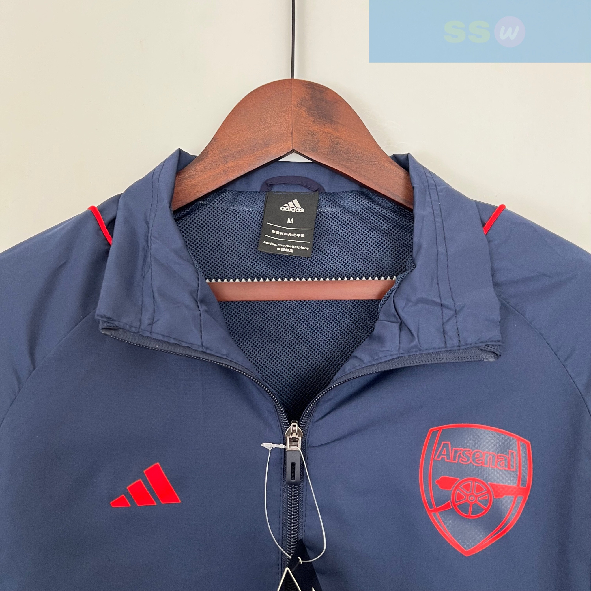 Ветровка Арсенал купить по цене 4900 рублей. Футбольный магазин — ssw_magazin