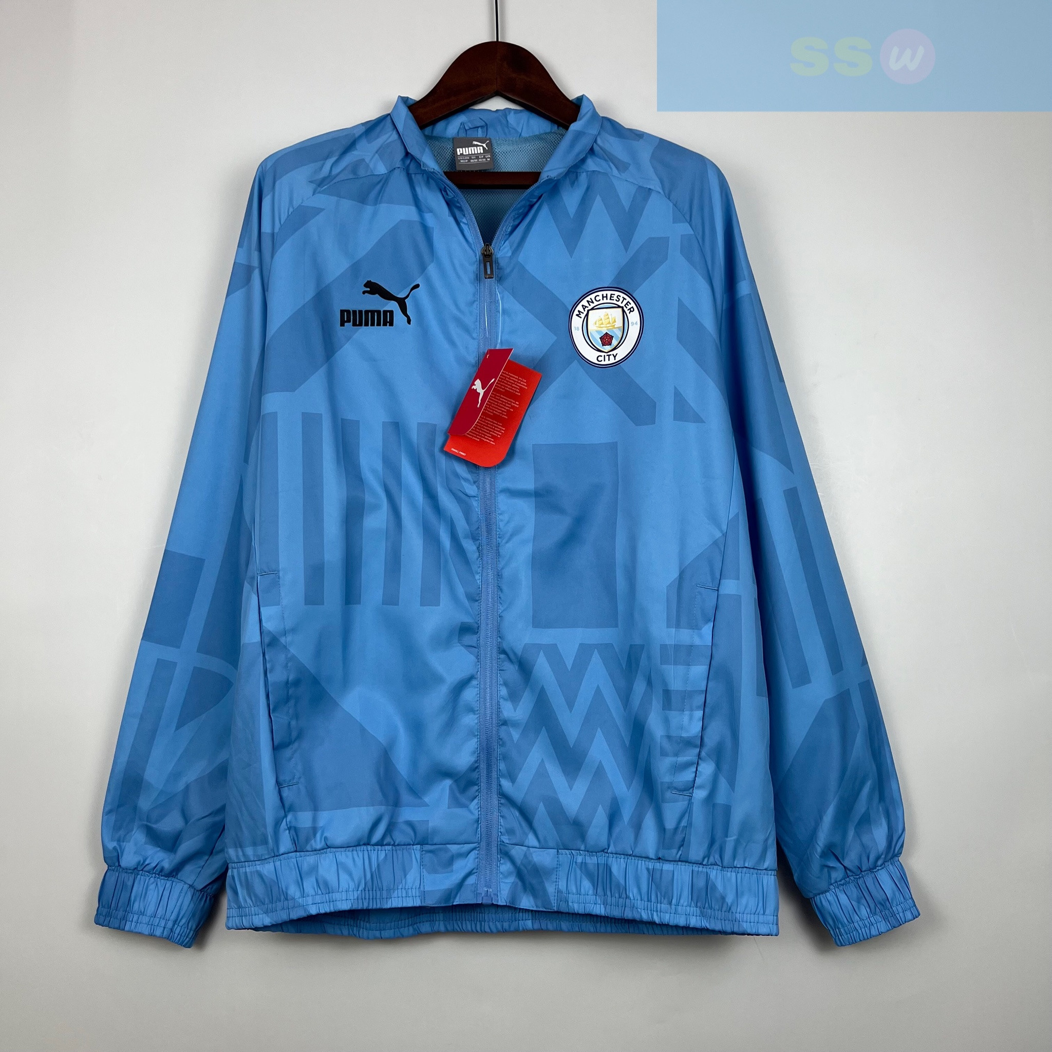 Ветровка Manchester City купить по цене 4900 рублей. Футбольный магазин — ssw_magazin