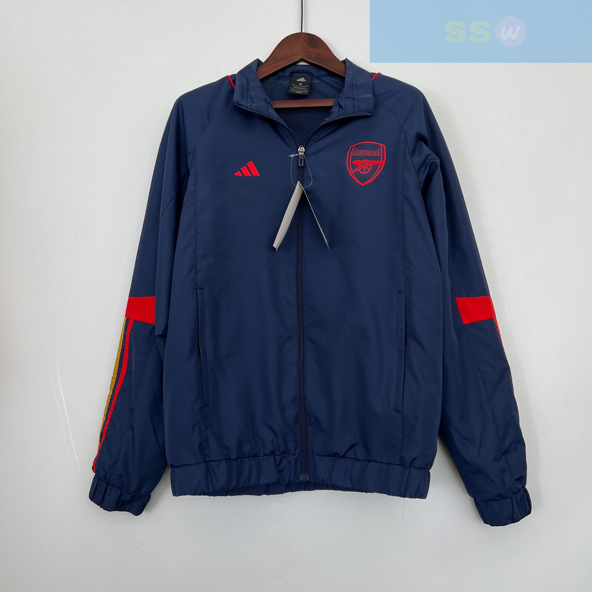 Ветровка Арсенал купить по цене 4900 рублей. Футбольный магазин — ssw_magazin