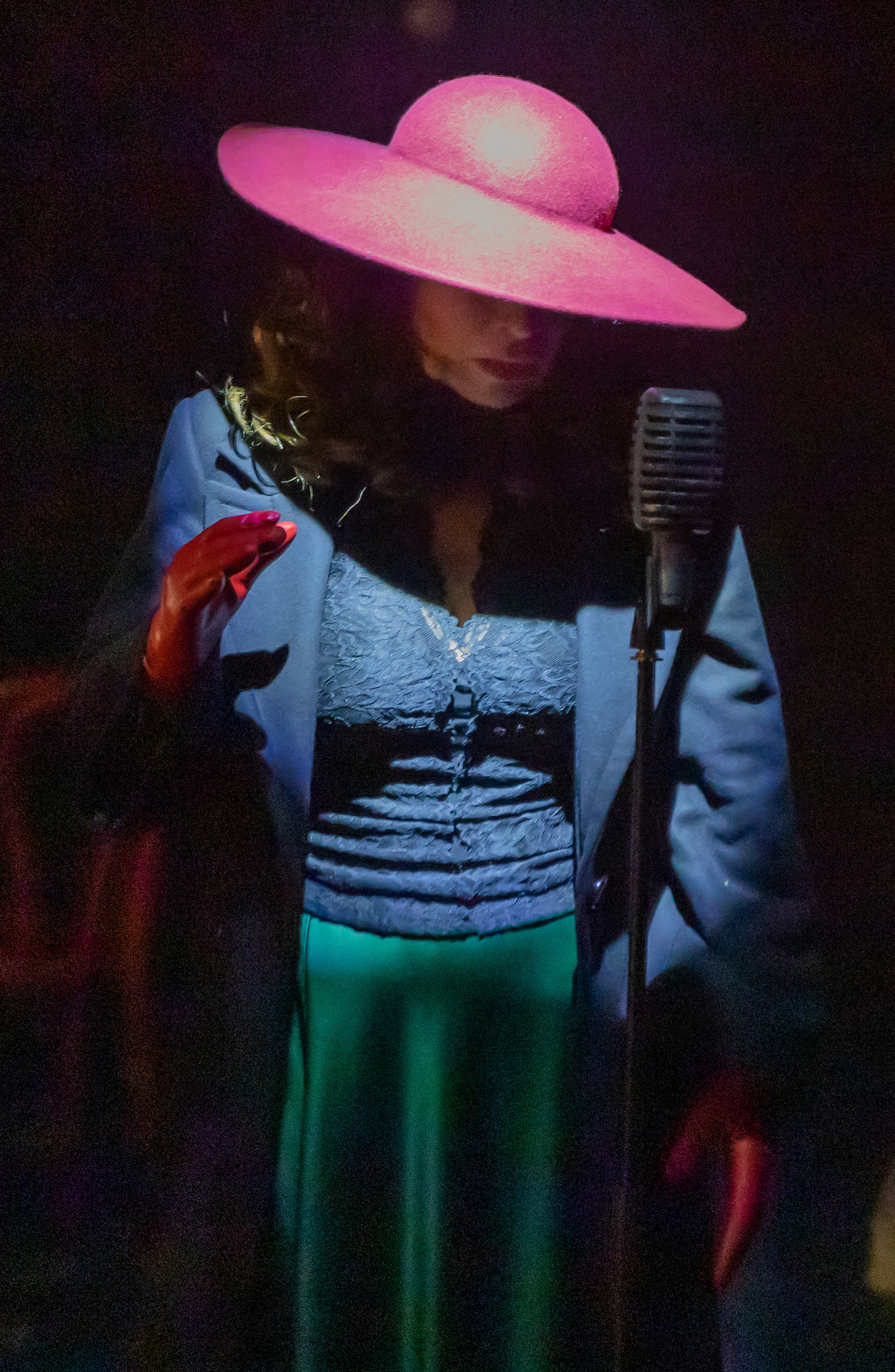 Театр Камбуровой: 24 часа из жизни женщины. Сайт фотографа Сергея Абрамова