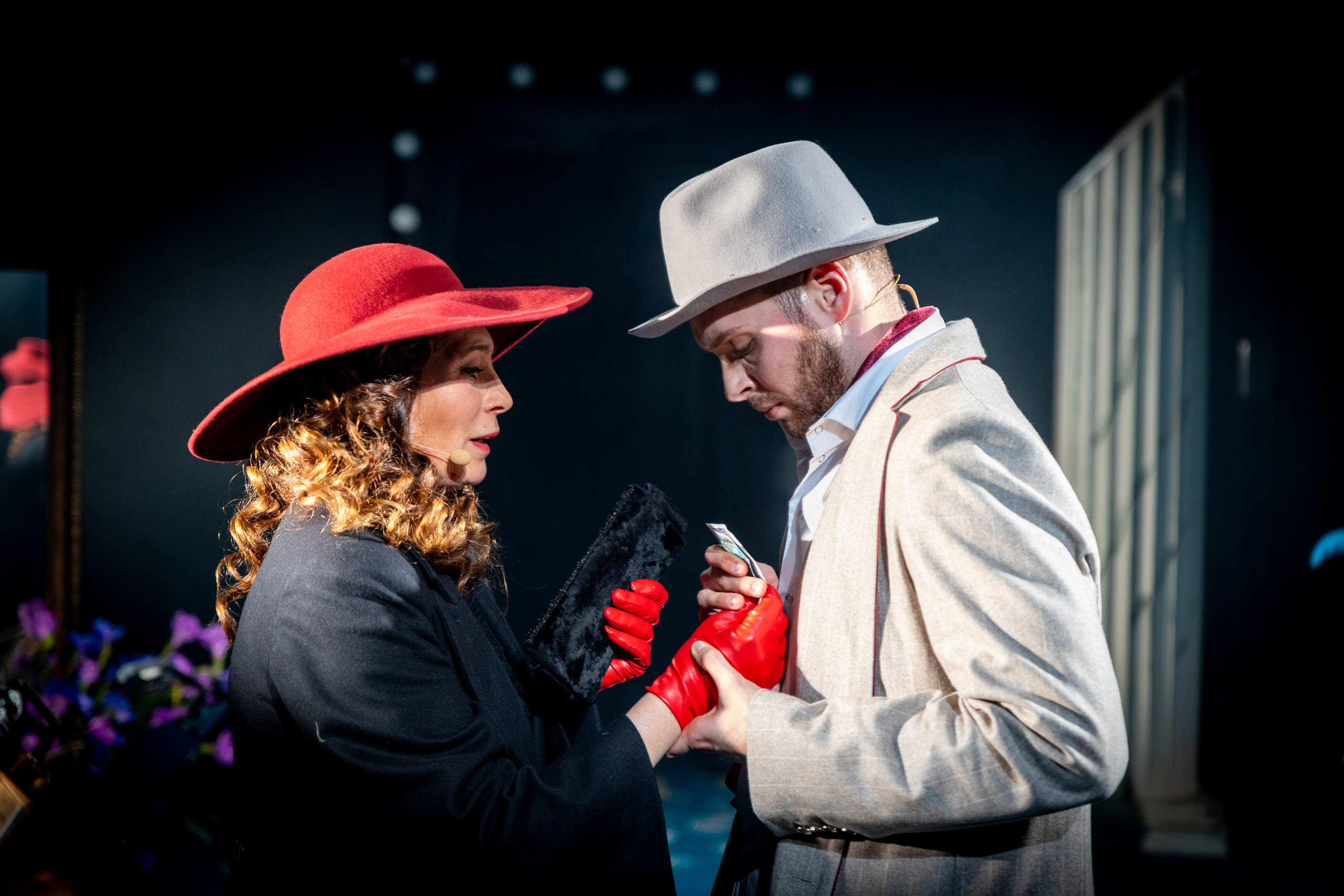 Театр Камбуровой: 24 часа из жизни женщины. Сайт фотографа Сергея Абрамова