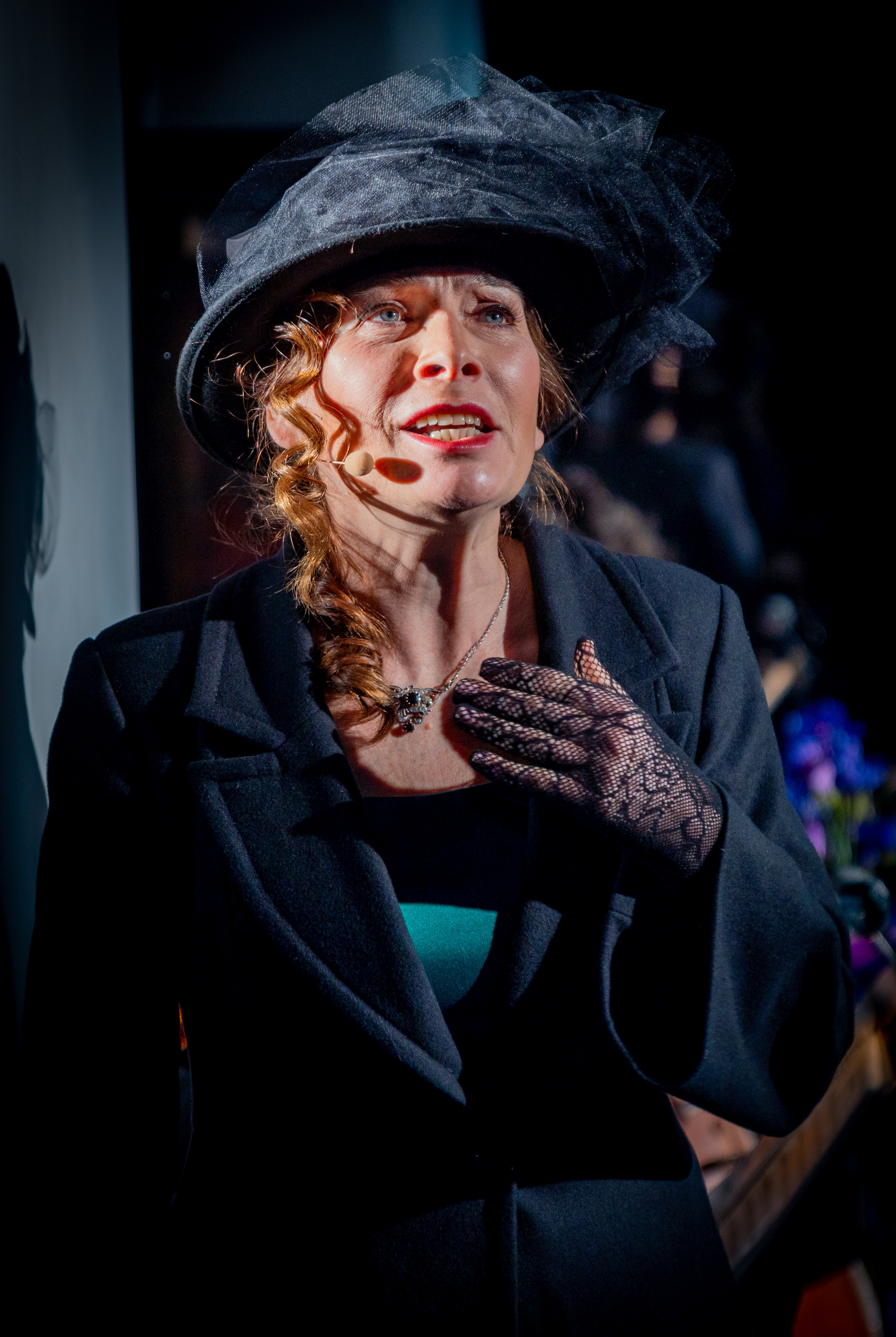 Театр Камбуровой: 24 часа из жизни женщины. Сайт фотографа Сергея Абрамова