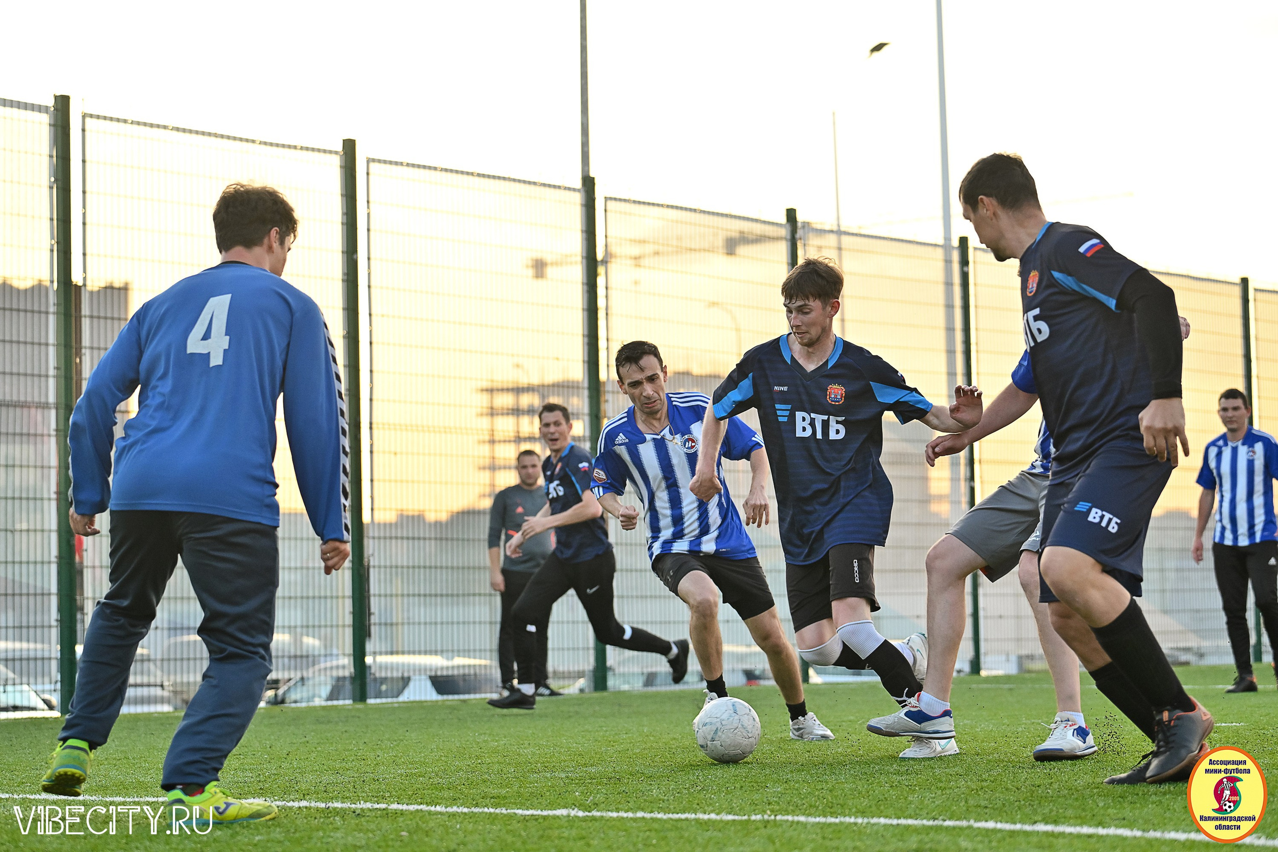 ИГРЫ МИНИ-ФУТБОЛЬНОЙ И КОРПОРАТИВНОЙ ЛИГИ. VIBECITY.RU Вайб Сити Ру Фоторепортажи Фотоотчеты Калининград