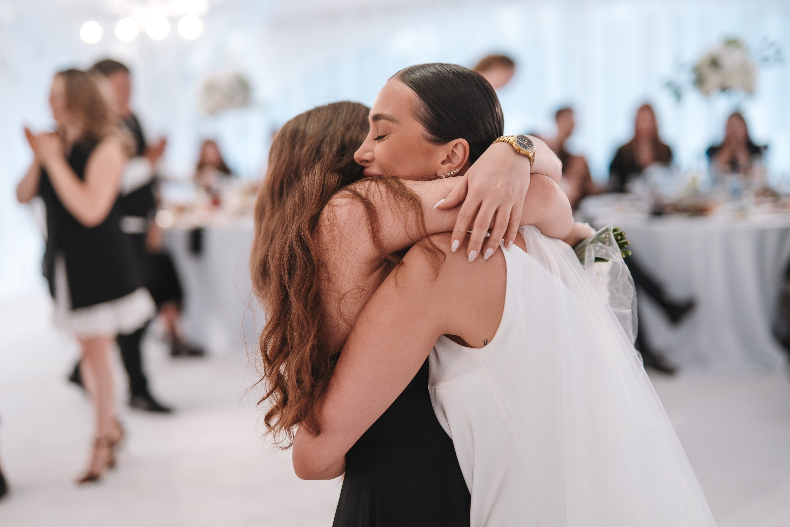 Свадьба 7 июня 2026 года — фотосессия, ЗАГС и банкет в шатре «Под облаками» в Нагаево с ведущим Артуром Ильясовым