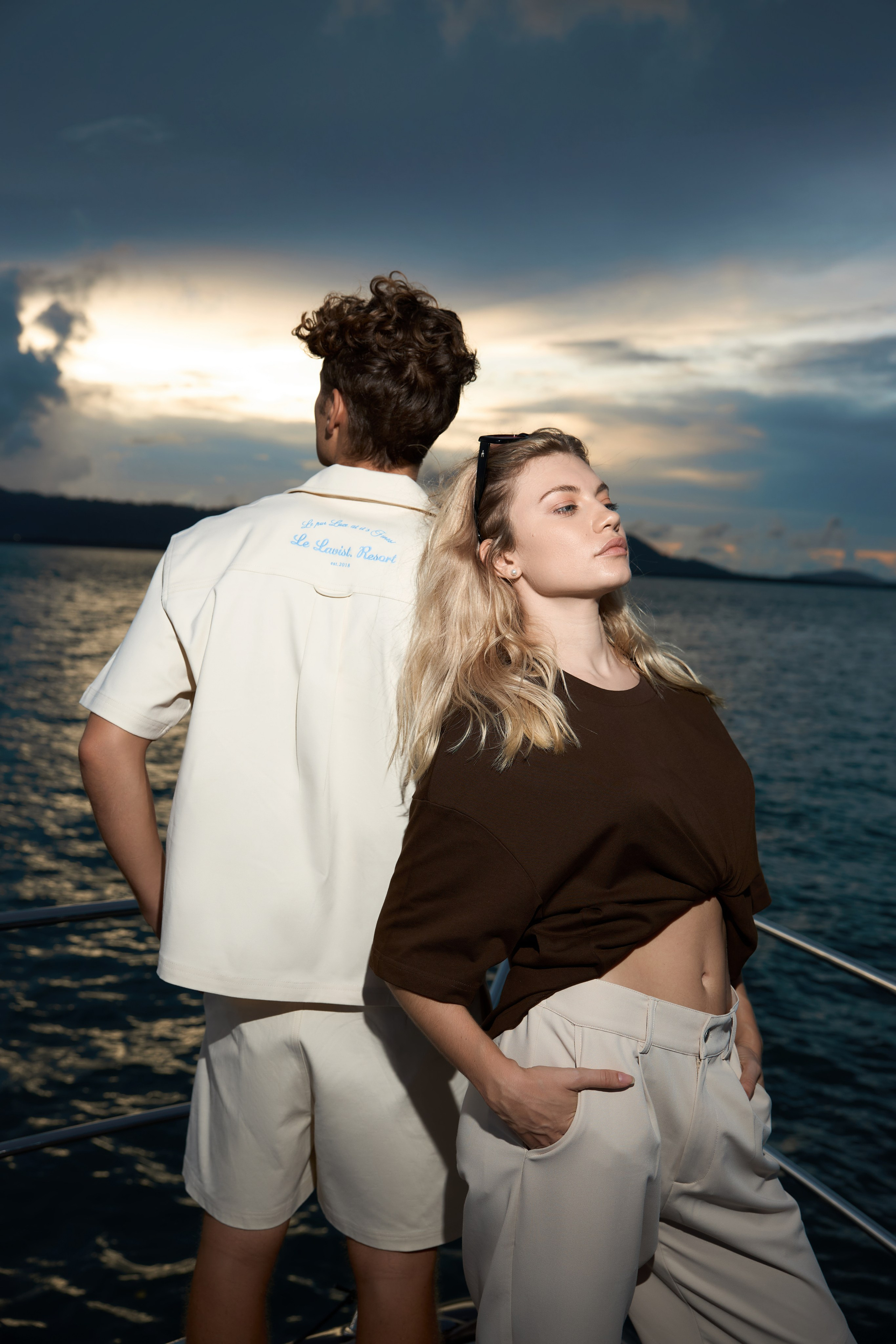 Брендовая фотосессия на катамаране у берегов Пхукета — роскошь, стиль и море. Фотограф на Пхукете в Таиланде