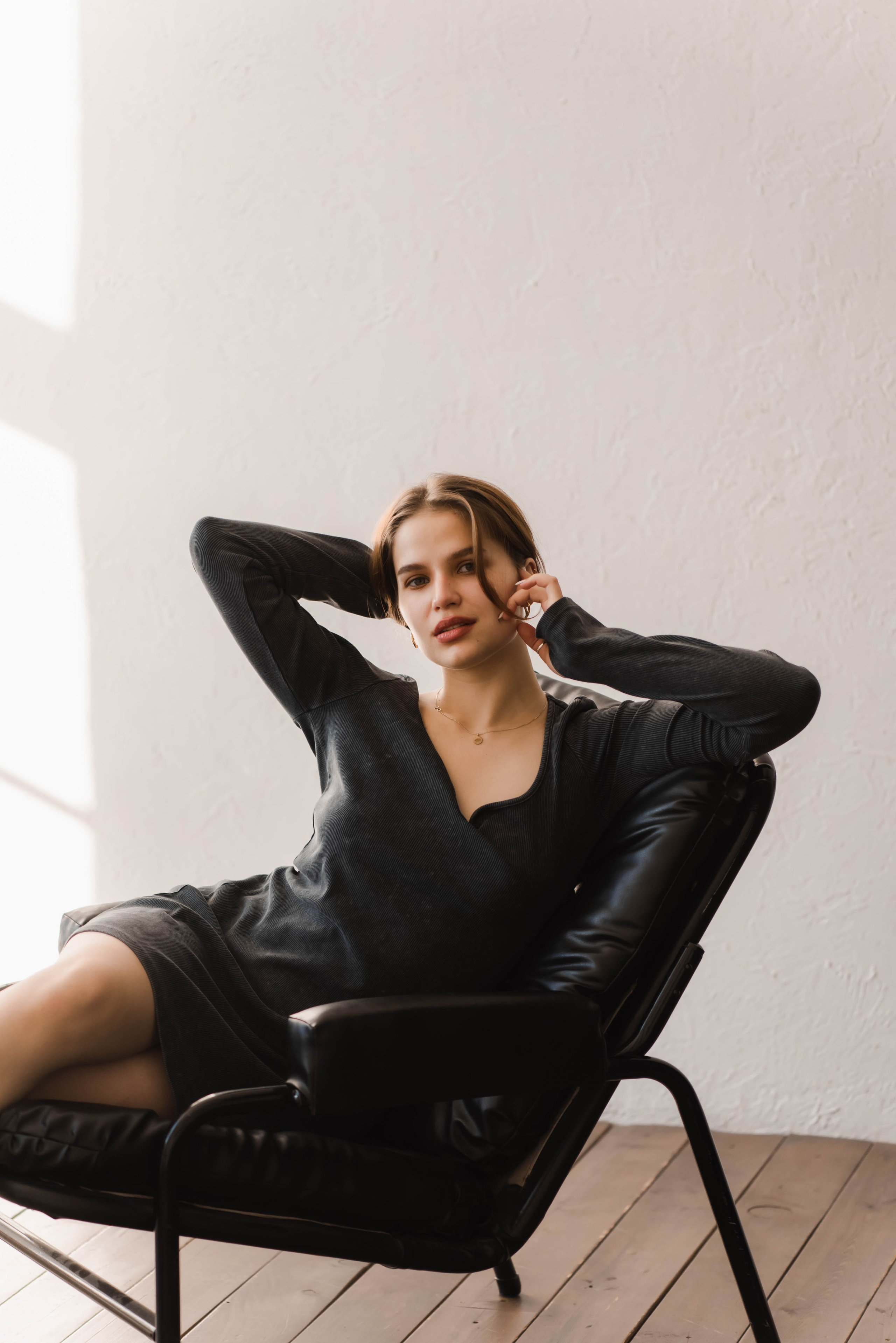 Студийная портретная фотосессия с естественным солнечным светом. Портретный и репортажный фотограф в Санкт-Петербурге | Валерия Кайряк