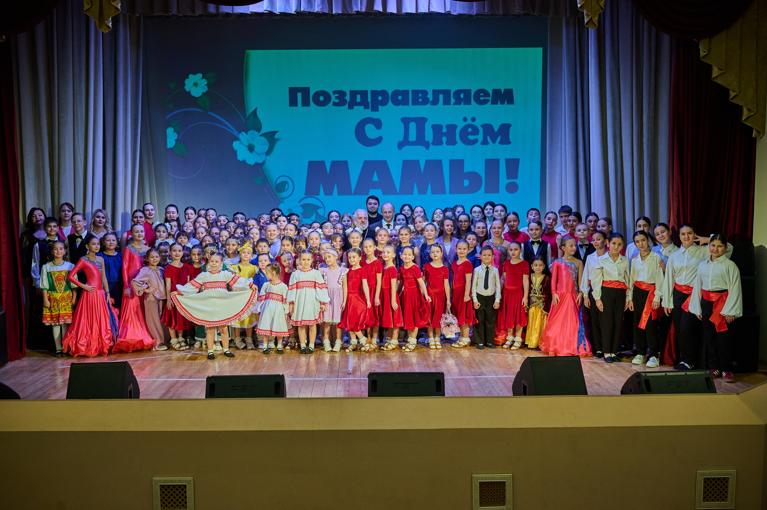 День матери Кабардинка. Жизнь курорта Кабардинка в фотографиях