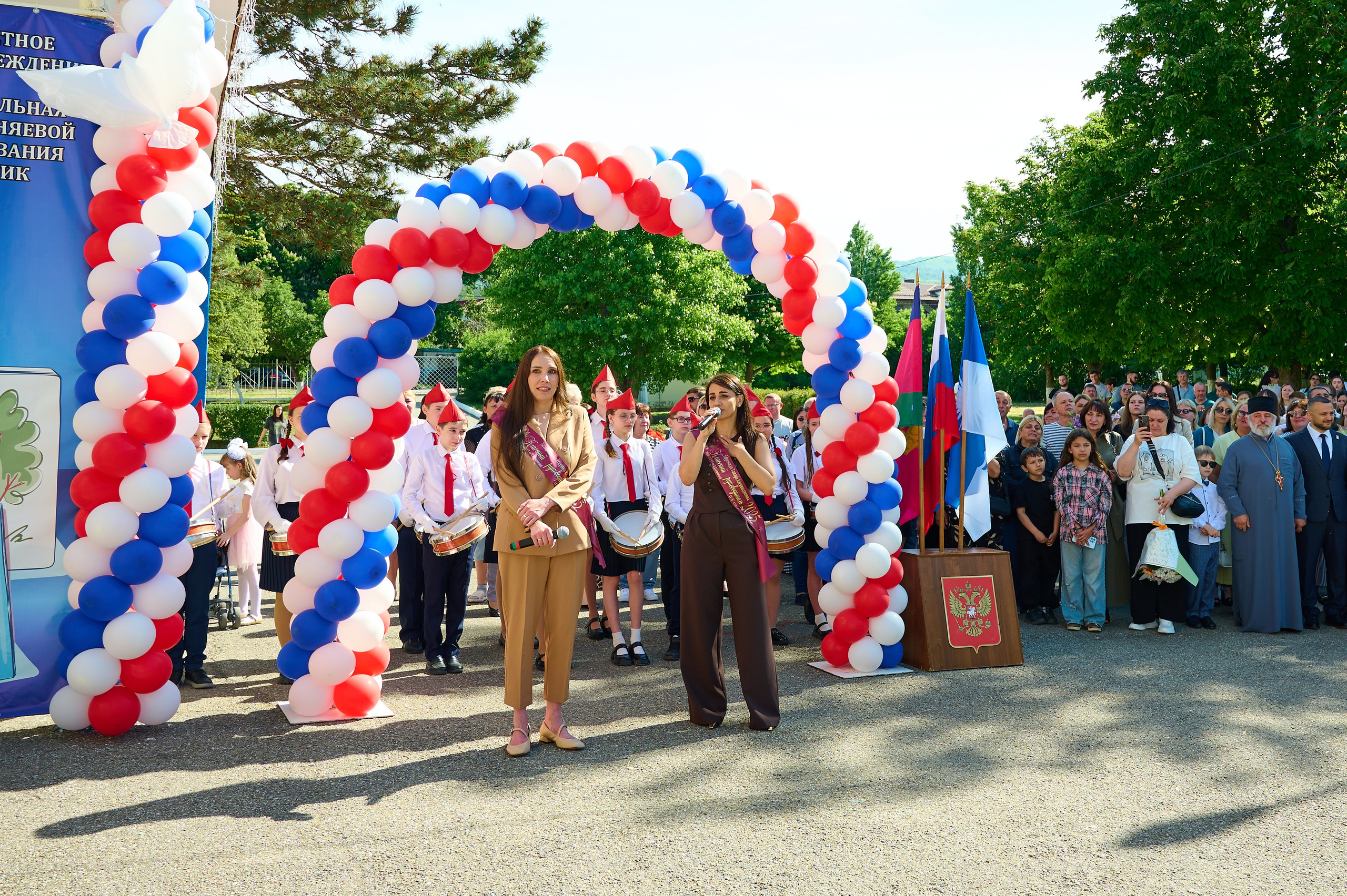 Последний звонок 2025. Жизнь курорта Кабардинка в фотографиях
