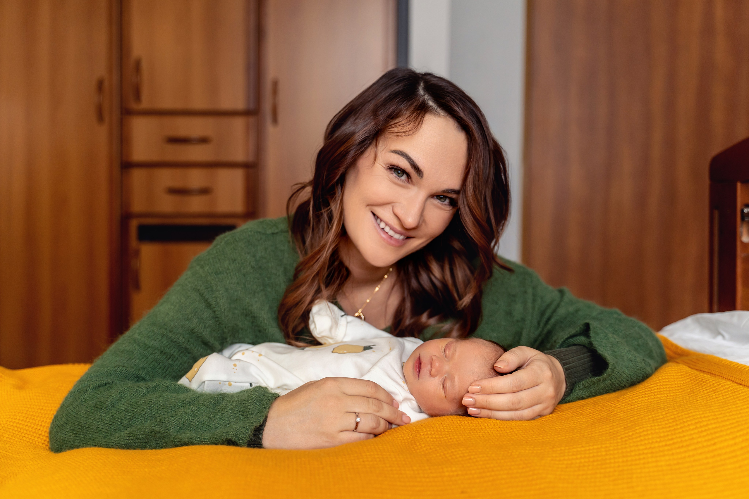 Выписка из роддома Лапино. Фотограф на выписку из роддома Москва. Фотограф \ Видеограф на Крещение, Венчание Москва| Семейные съемки