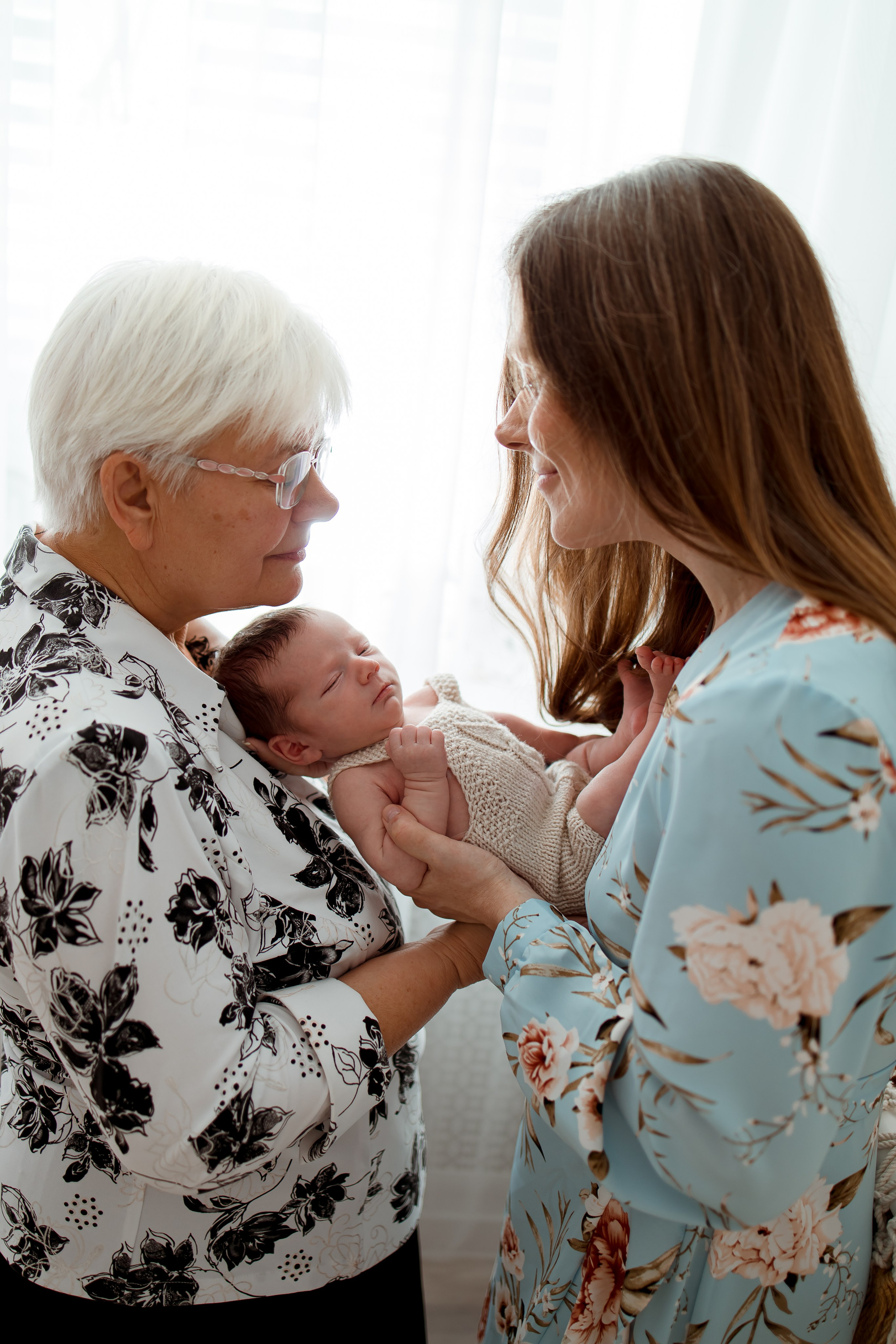 Роберт, 8 дней. Семейный и детский фотограф в Железногорске Саламахо Ольга