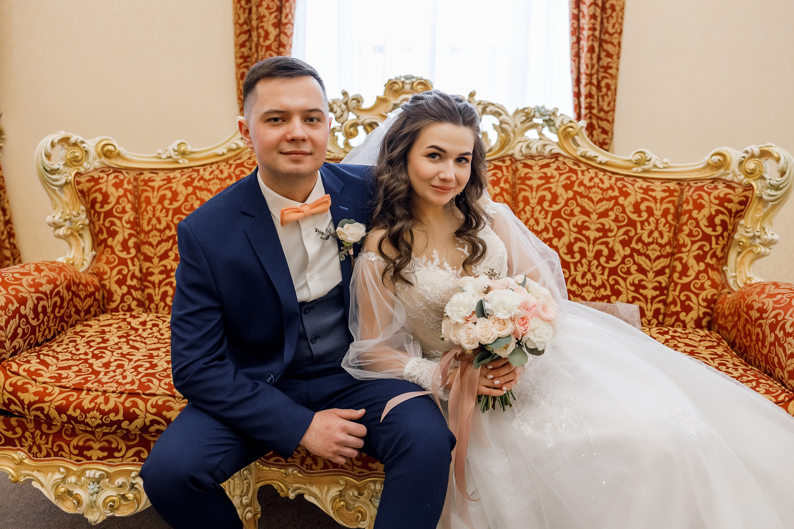 Романтическое утро невесты в отеле. Олег Сверчков | Свадебный фотограф Вологда