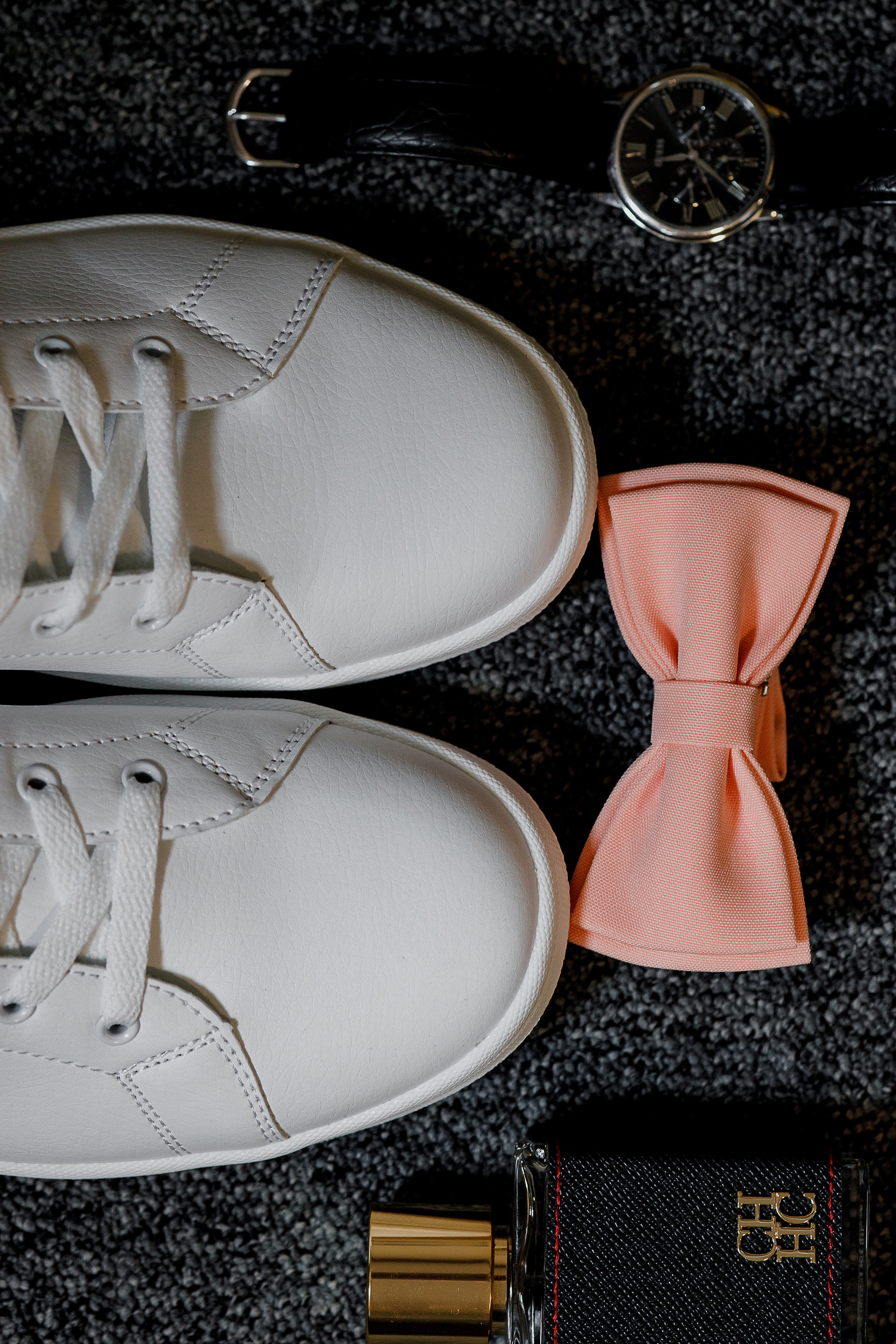 Романтическое утро невесты в отеле. Олег Сверчков | Свадебный фотограф Вологда