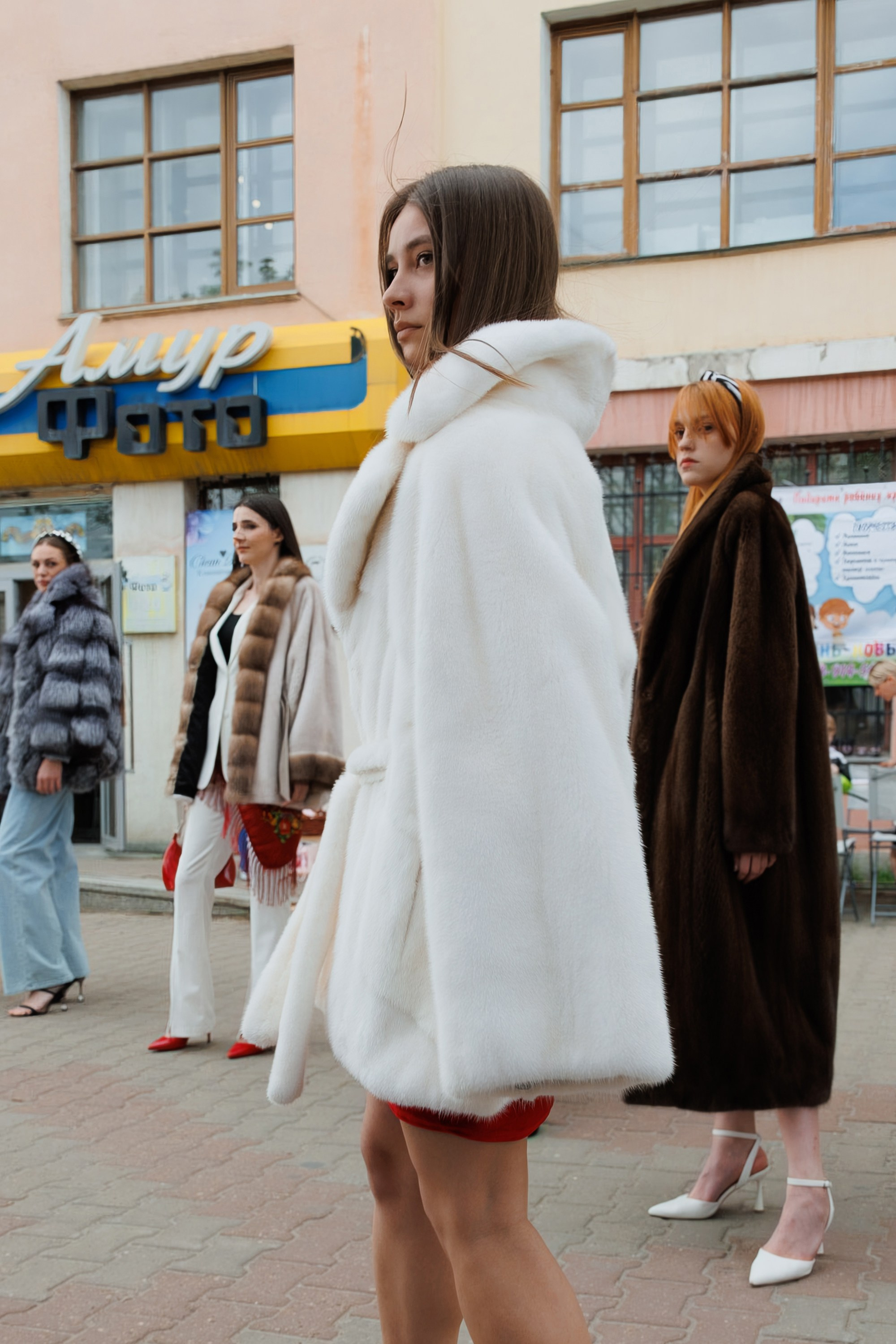 МОДНЫЙ ПОКАЗ. СВОИ. ФОТООТЧЕТЫ-СОБЫТИЯ-МЕСТА