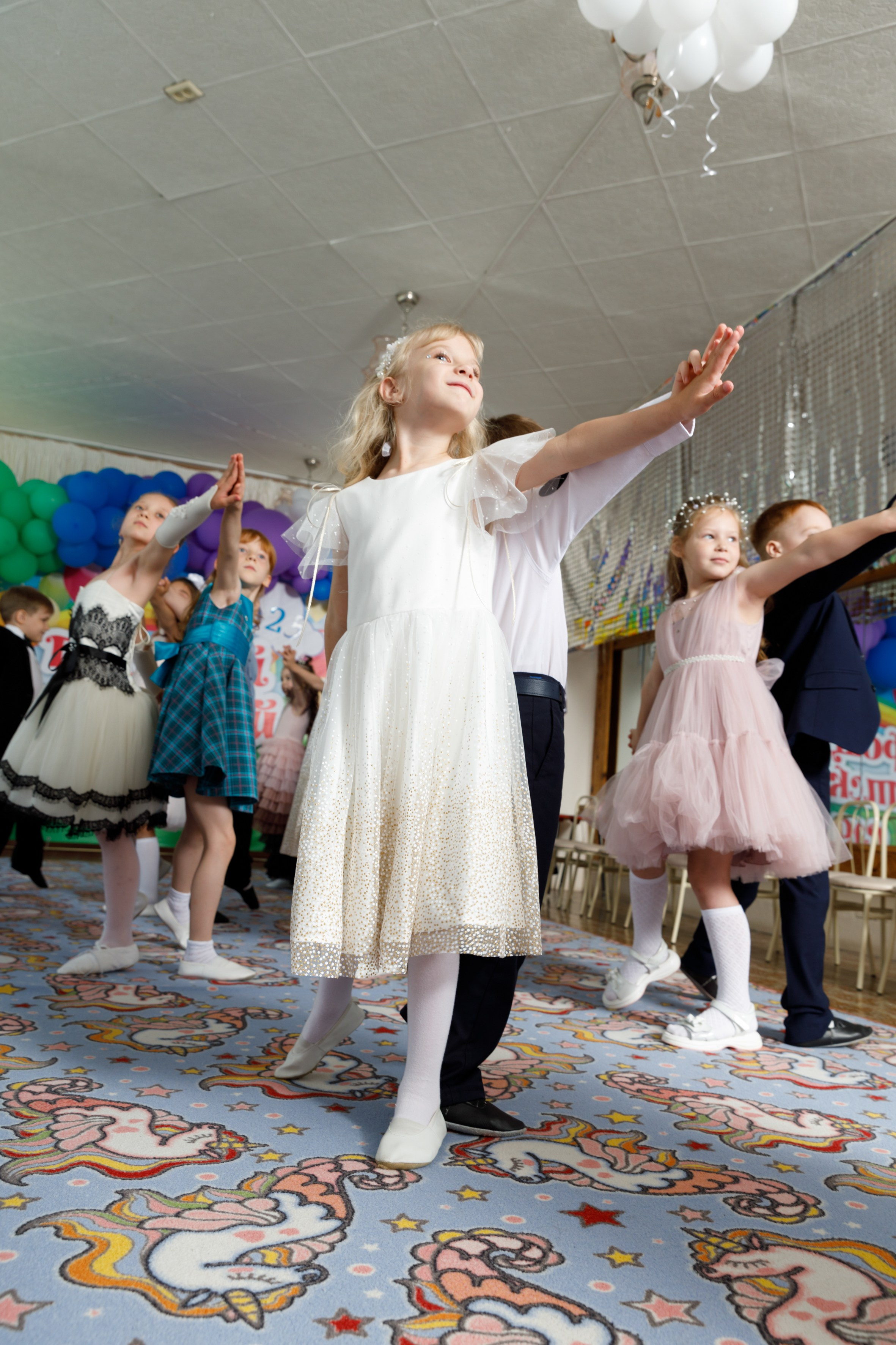 Выпускной в детском саду № 81. Фотограф Анна Телекаева, выпускные альбомы, семейные и репортажные съемки в Омске
