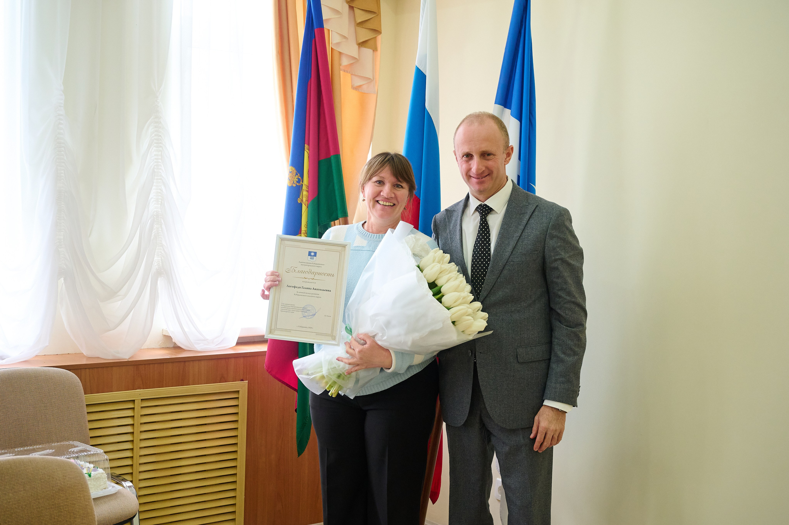 Поздравления девочкам Кабардинки от Главы округа Кялова Г.Е. Жизнь курорта Кабардинка в фотографиях