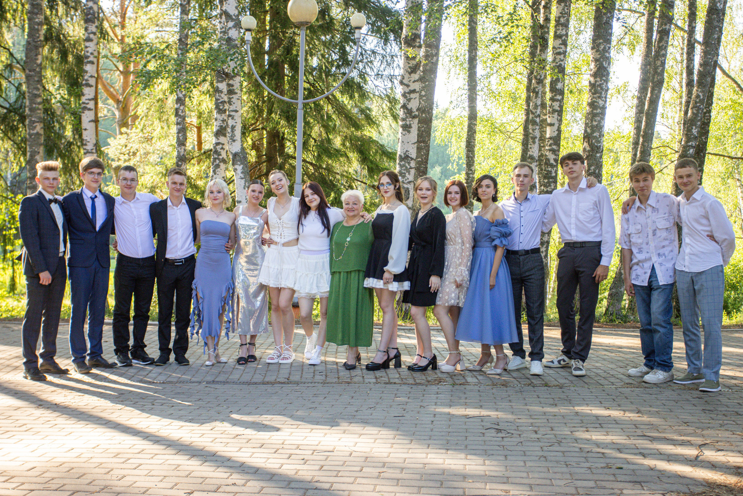 Фотосессия на выпускной. Школа № 12, 11 класс, 2024 г. Студия выпускных альбомов Остров