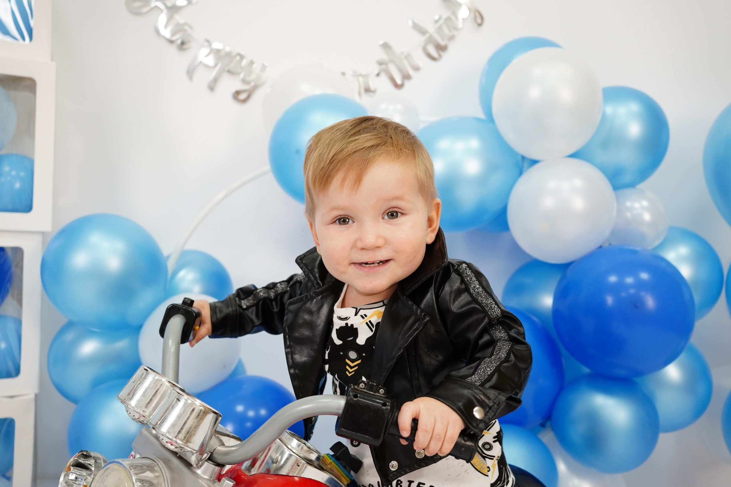 Фотосессия на Годик для Мальчиков. Детская Фотостудия ГОДОВАСИКИ в Санкт-Петербурге фотосесия на годик