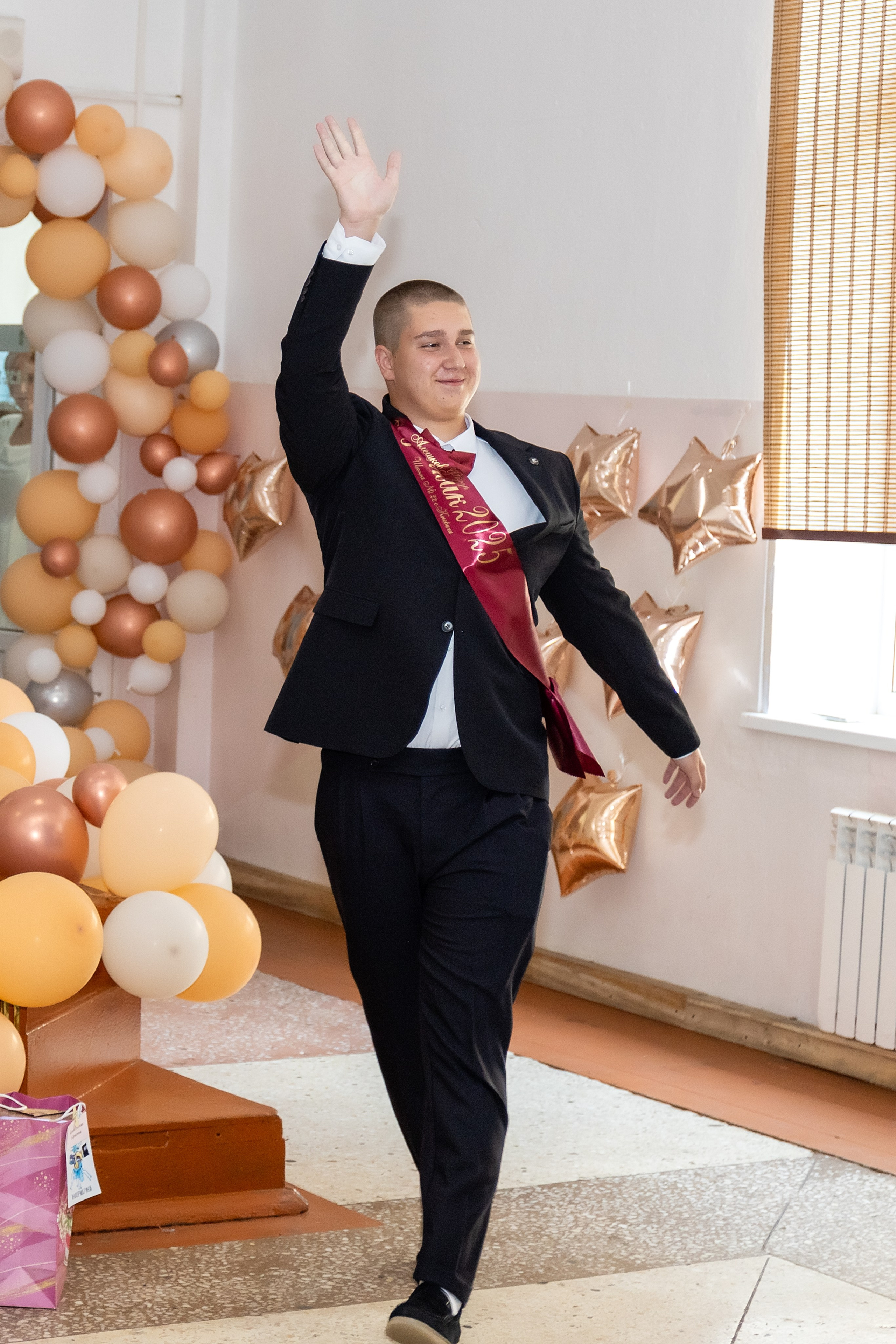 Выпускной. Школа 22, 11 класс. Стильный выпускной альбом Владивосток фотограф Вероника Мигачева