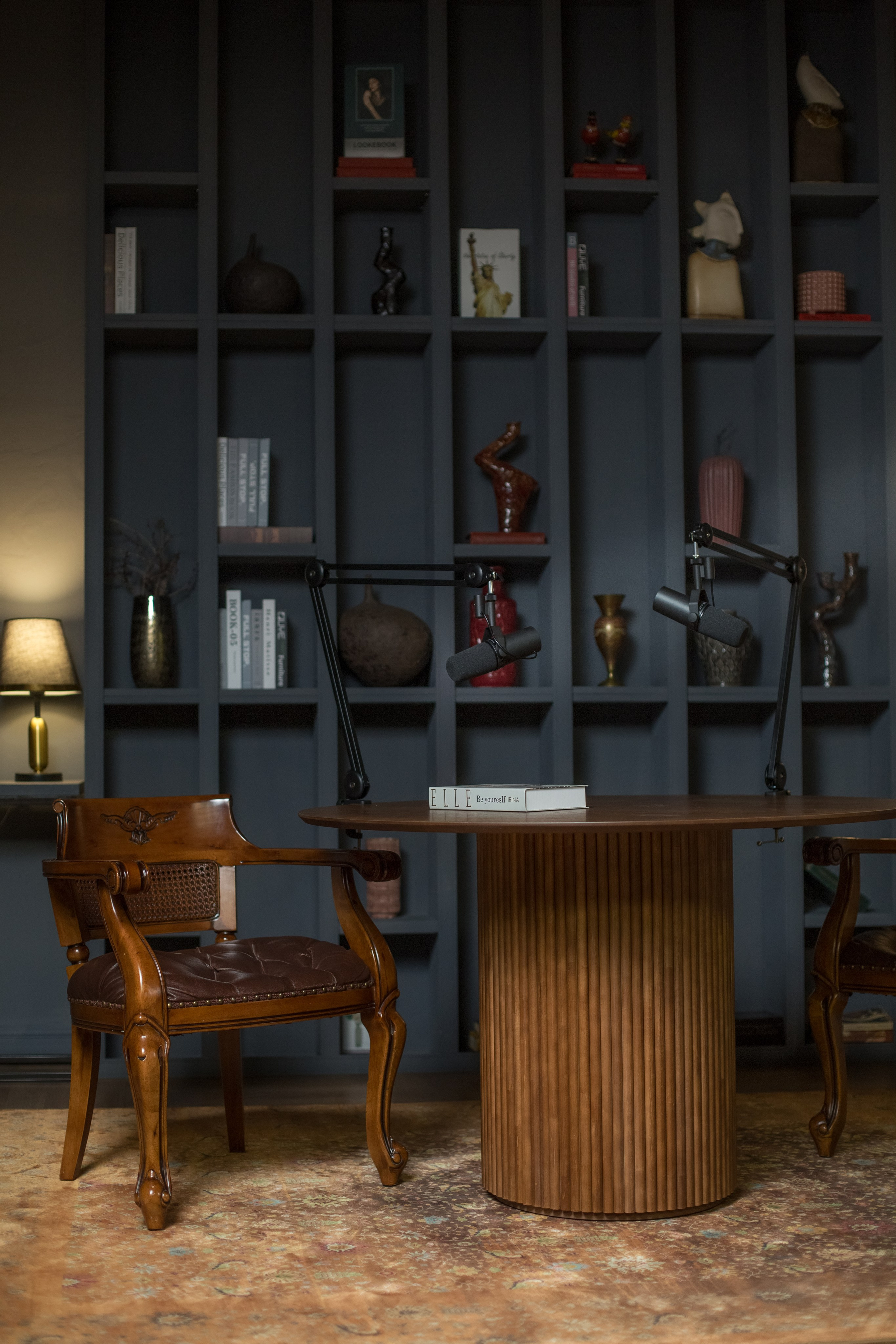 Бруклин зал на Радостовца 72/1. Фотостудия Алматы — 2 Stula.Studio | Аренда залов