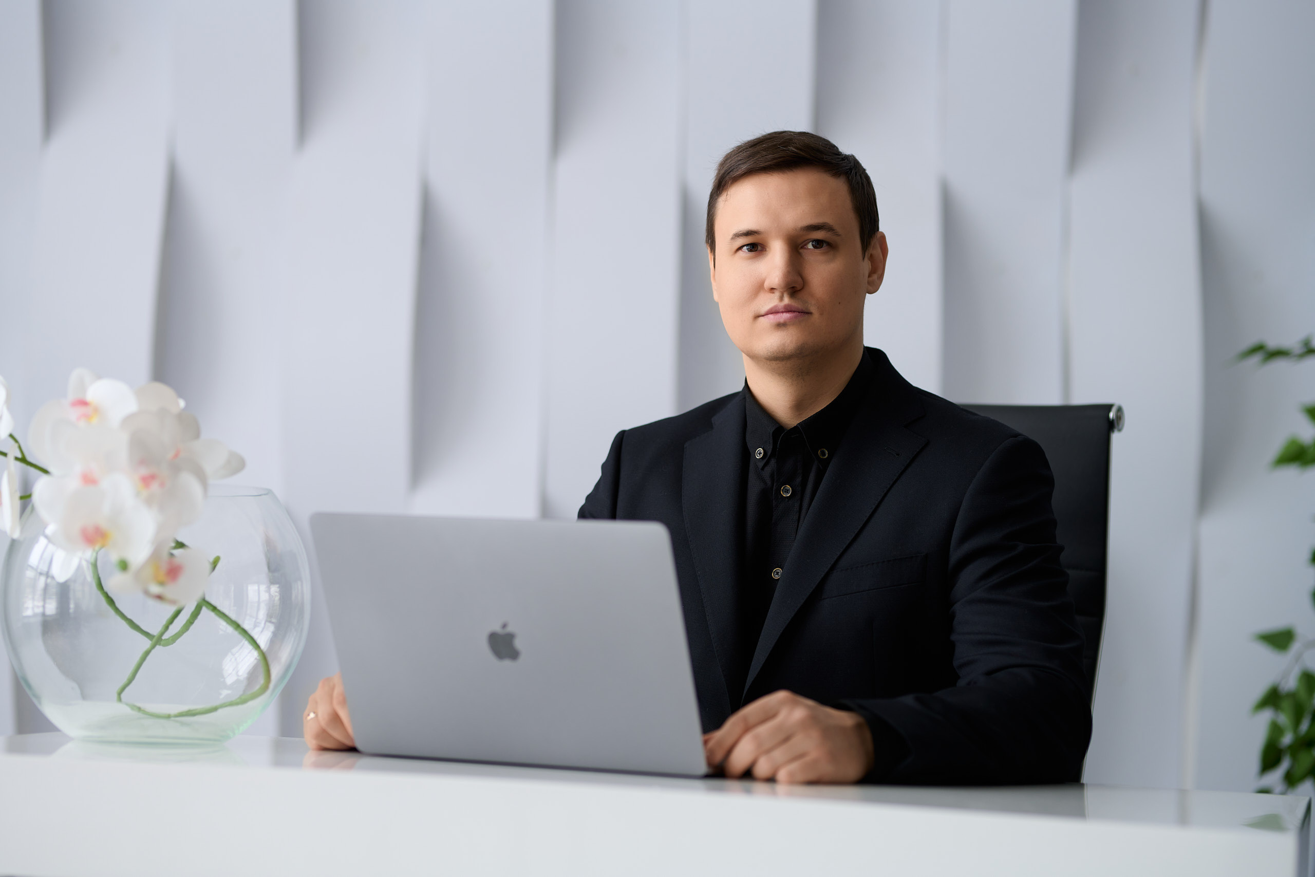 Студийный портрет. Флористическая, интерьерная и портретная съемка в Москве и Европе