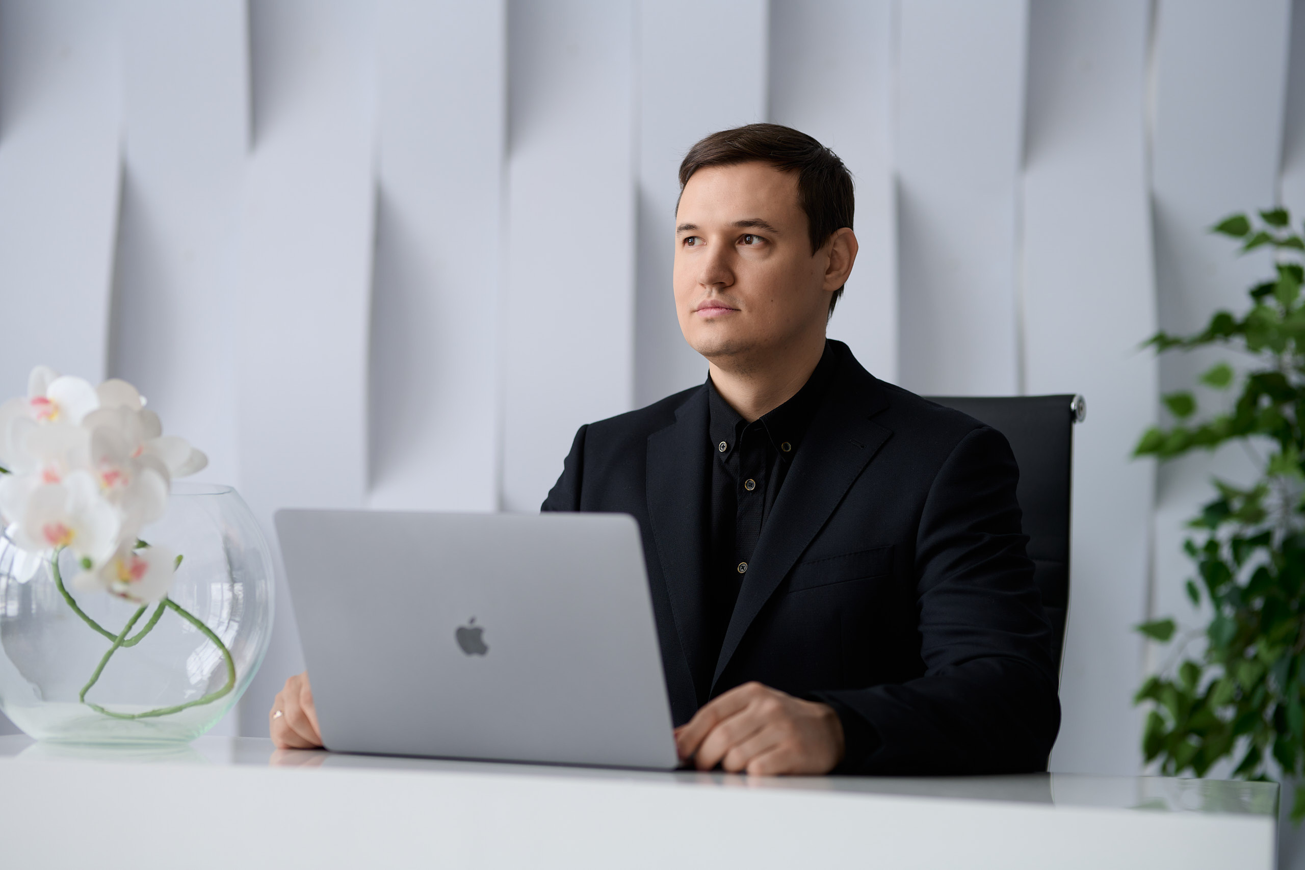 Студийный портрет. Флористическая, интерьерная и портретная съемка в Москве и Европе