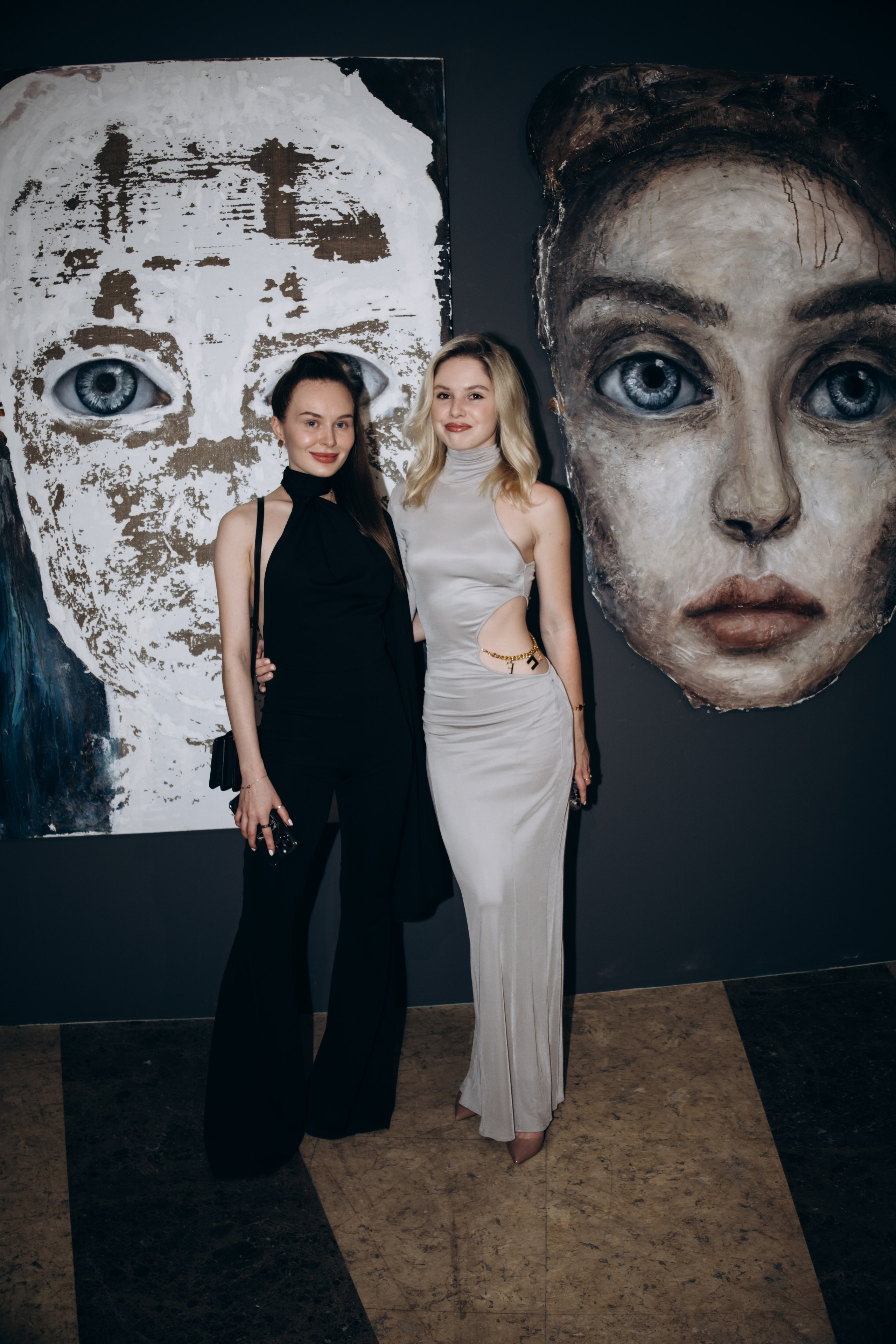 репортаж выставки художницы дарьи санатиной в москве