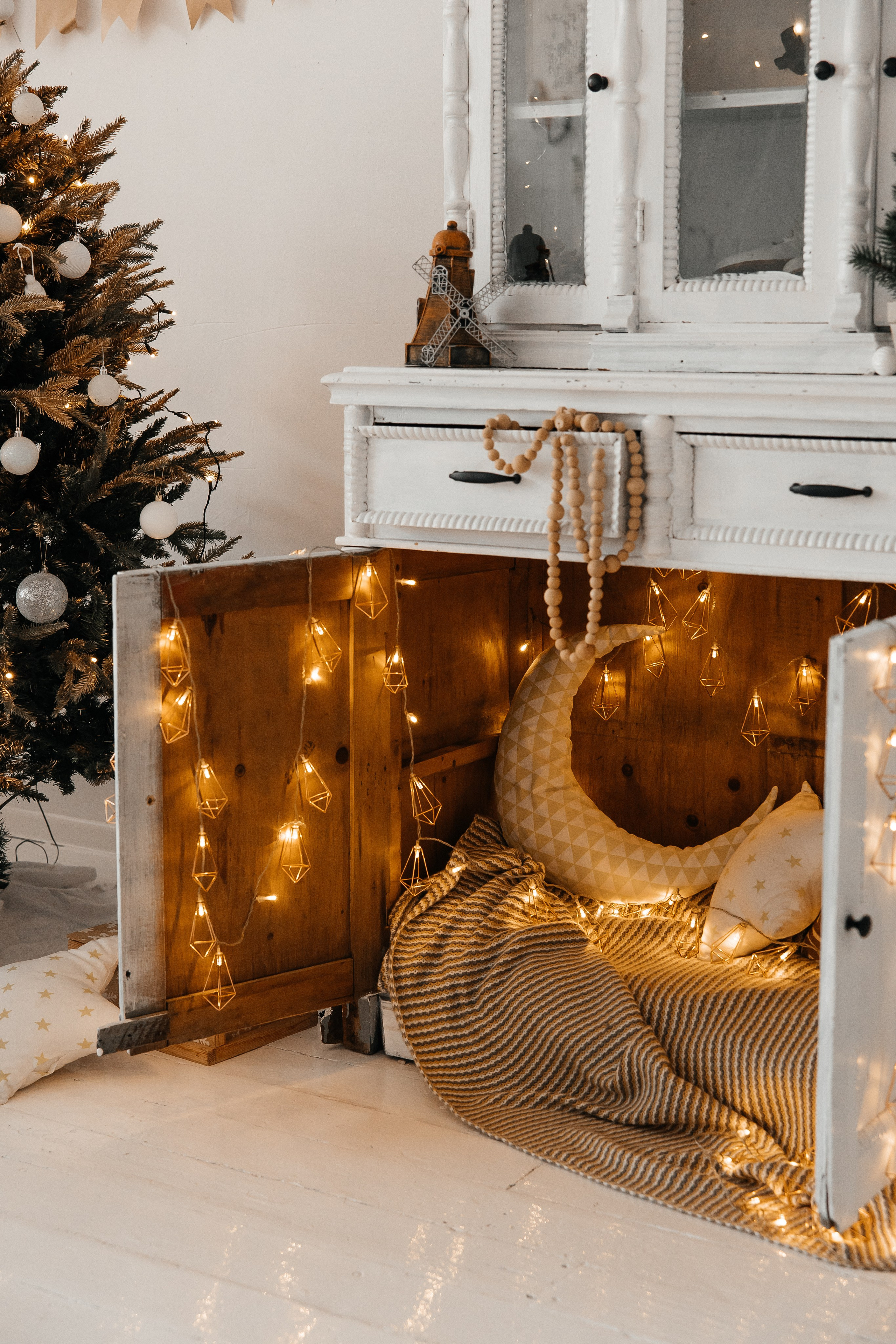 Лотос. Фотостудия 220 — первая в Чите фотостудия, предназначенная для работы