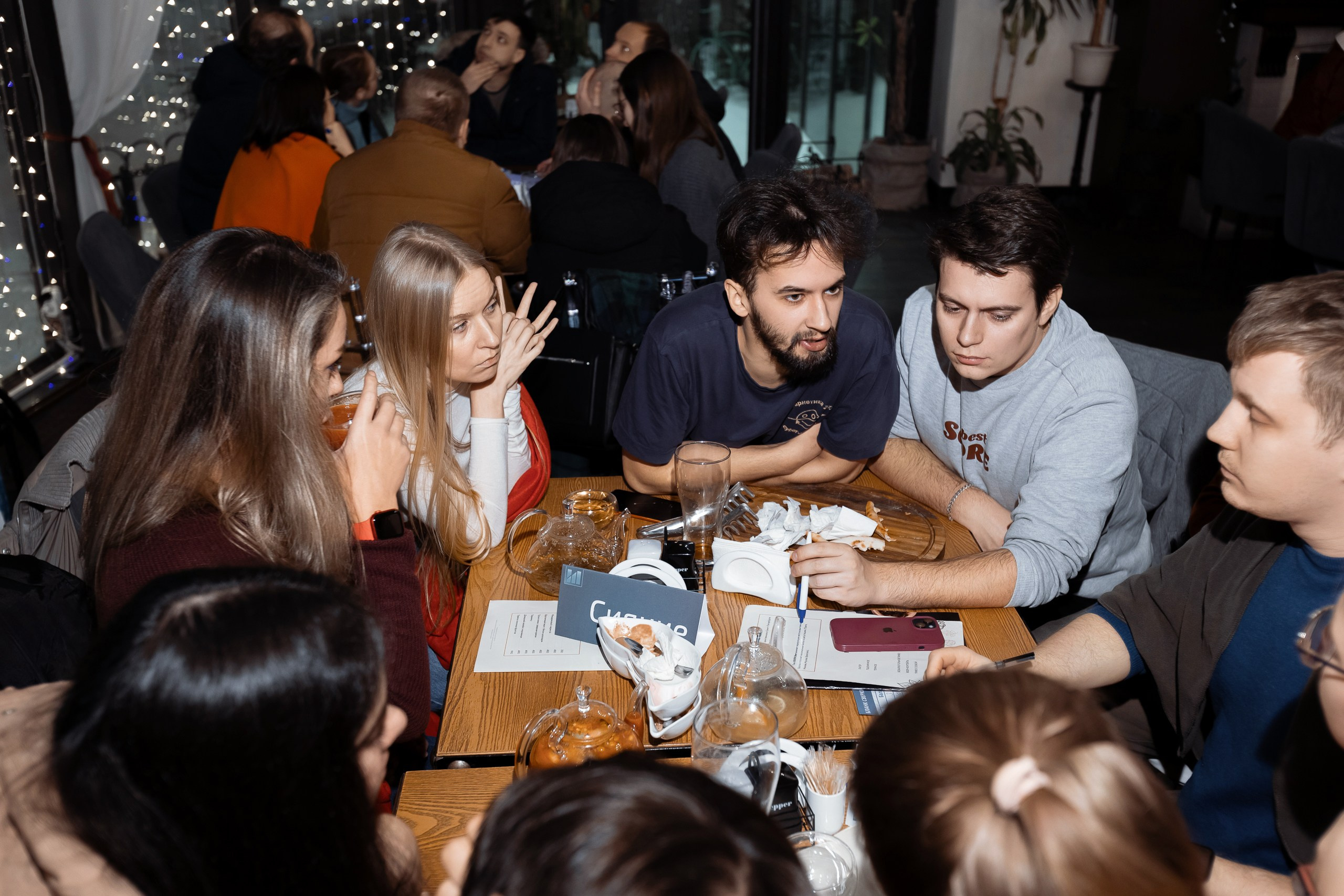 Фото с репортажной съемки квиза ЛИГА ИНДИГО. Фотограф в Санкт-Петербурге — Сергей Петров