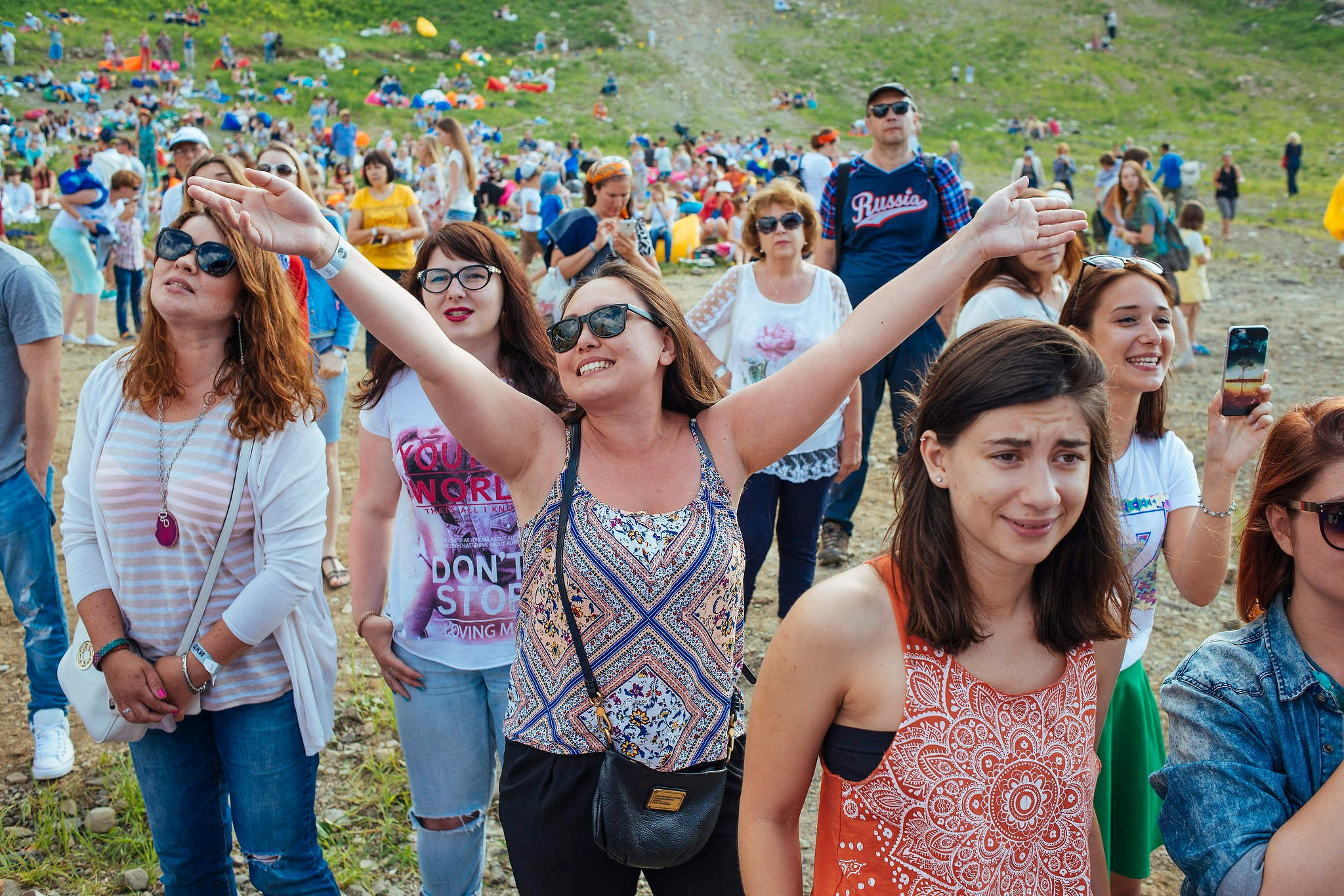 Зрители слушают итоговый концерт на фестивале Усадьба Jazz в Красной Поляне. Съемка для Усадьба Jazz в 2016 году.