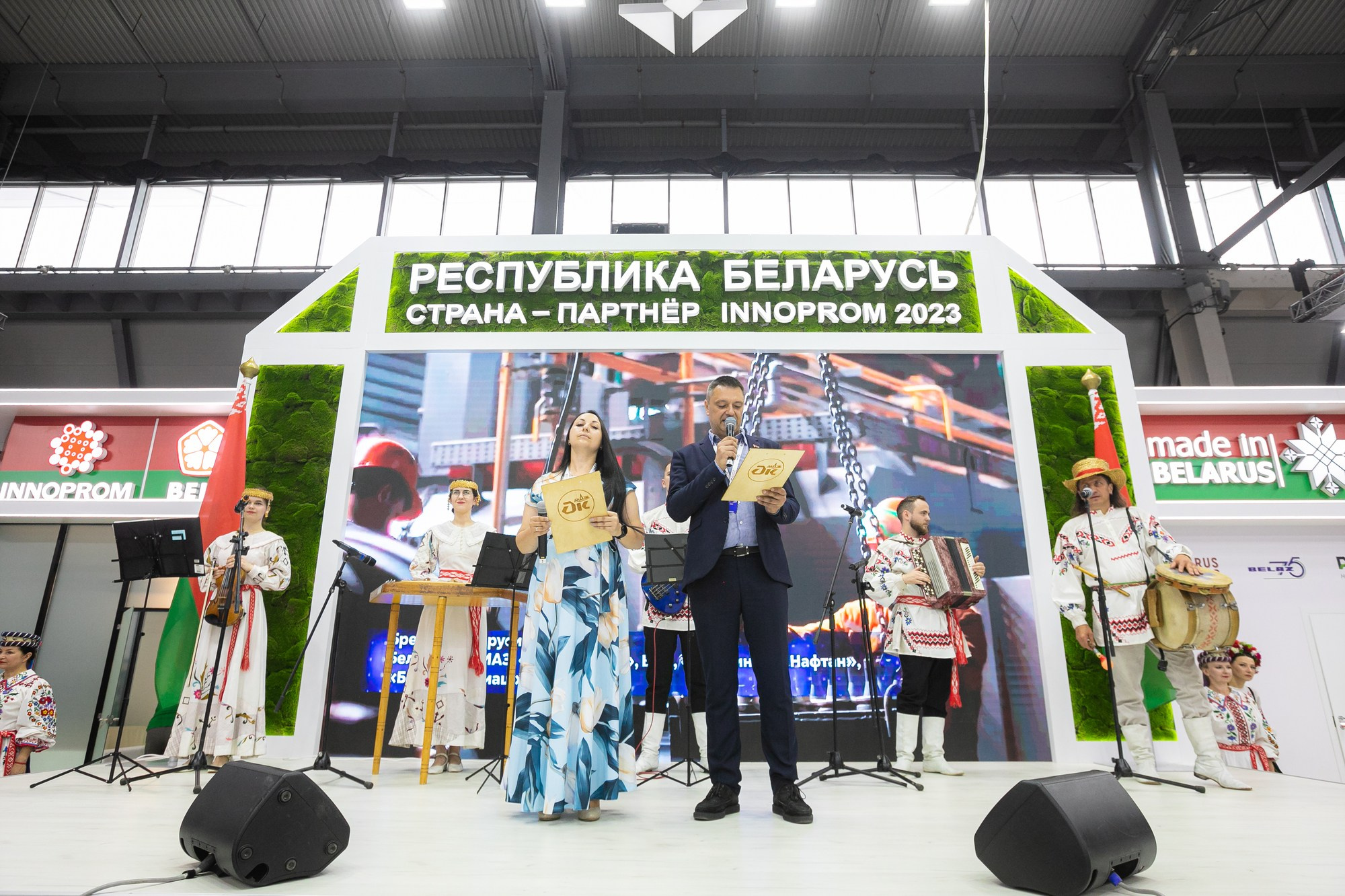 Фотограф на выставку или экспо Крокус сити | Фотограф Антон Матвеев. Свадебный фотограф в Москве | Антон Матвеев