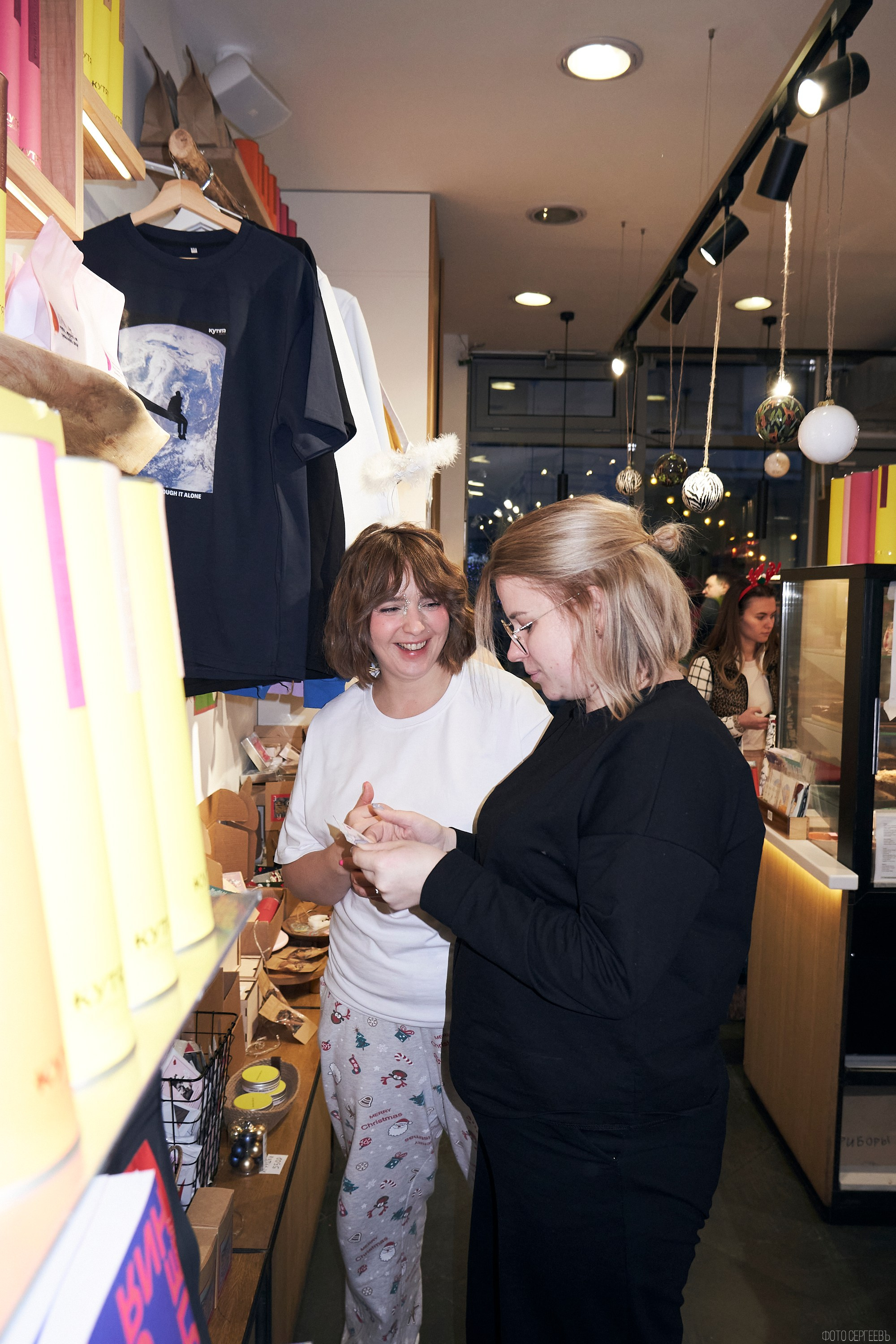 Кутята Coffee Shop. Фотографъ Сергѣевъ. Поймать мгновеніе