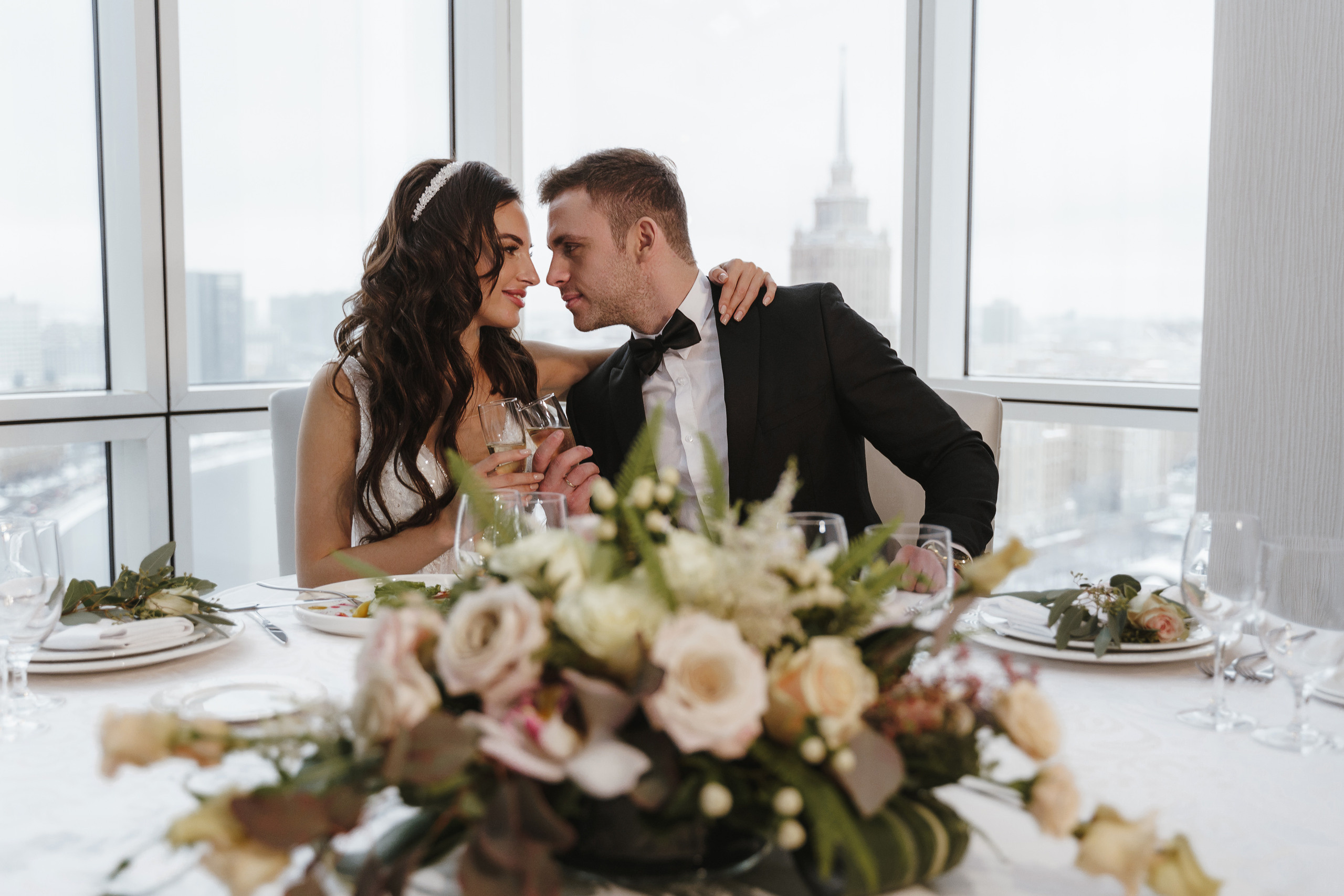 Свадебная фотосессия в гостинице Crown Plaza