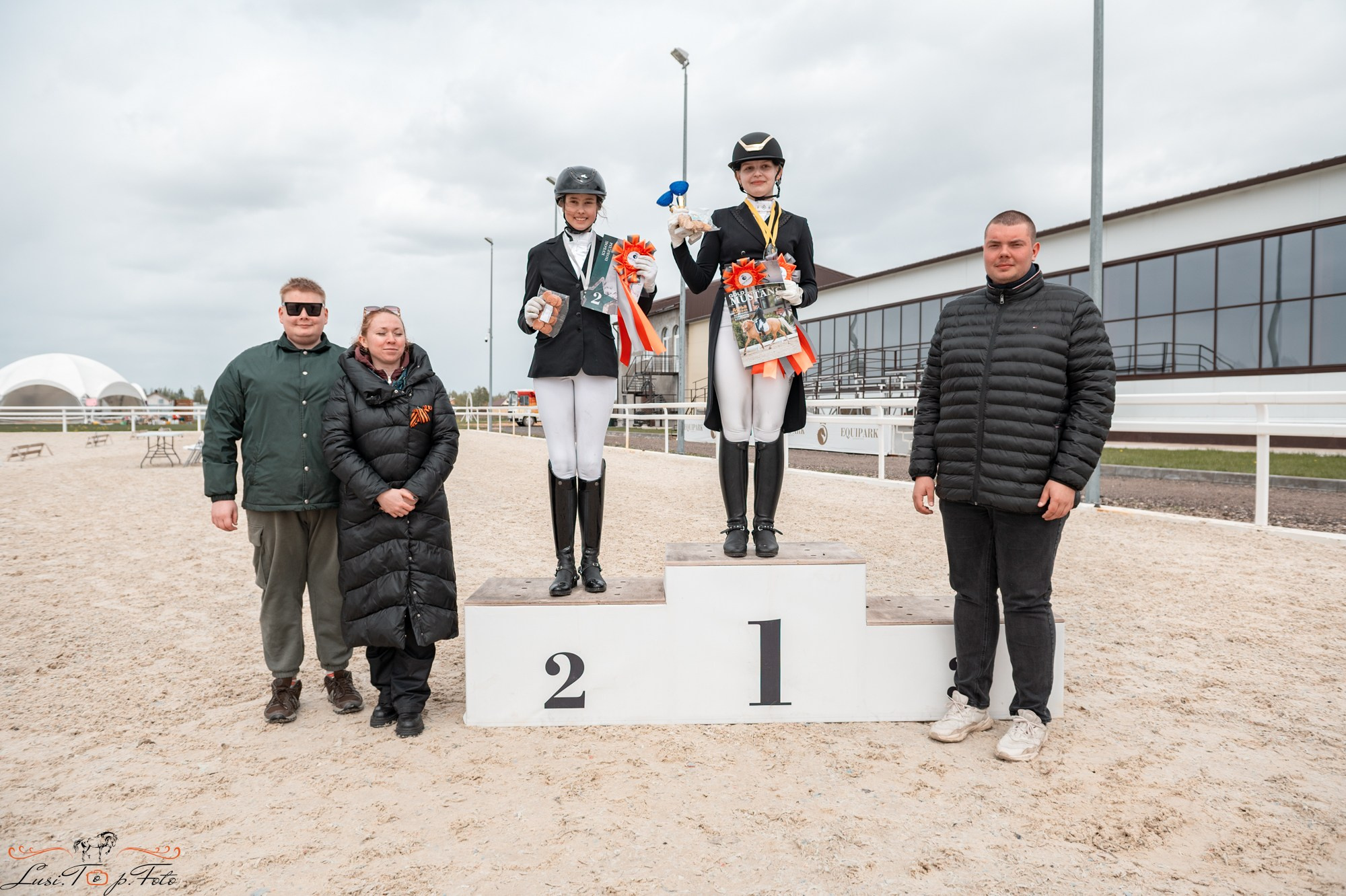 Кубок Победы конного Клуба EQUIPARK по выездке. Конный и фотограф с животными в Твери Топталова Люся