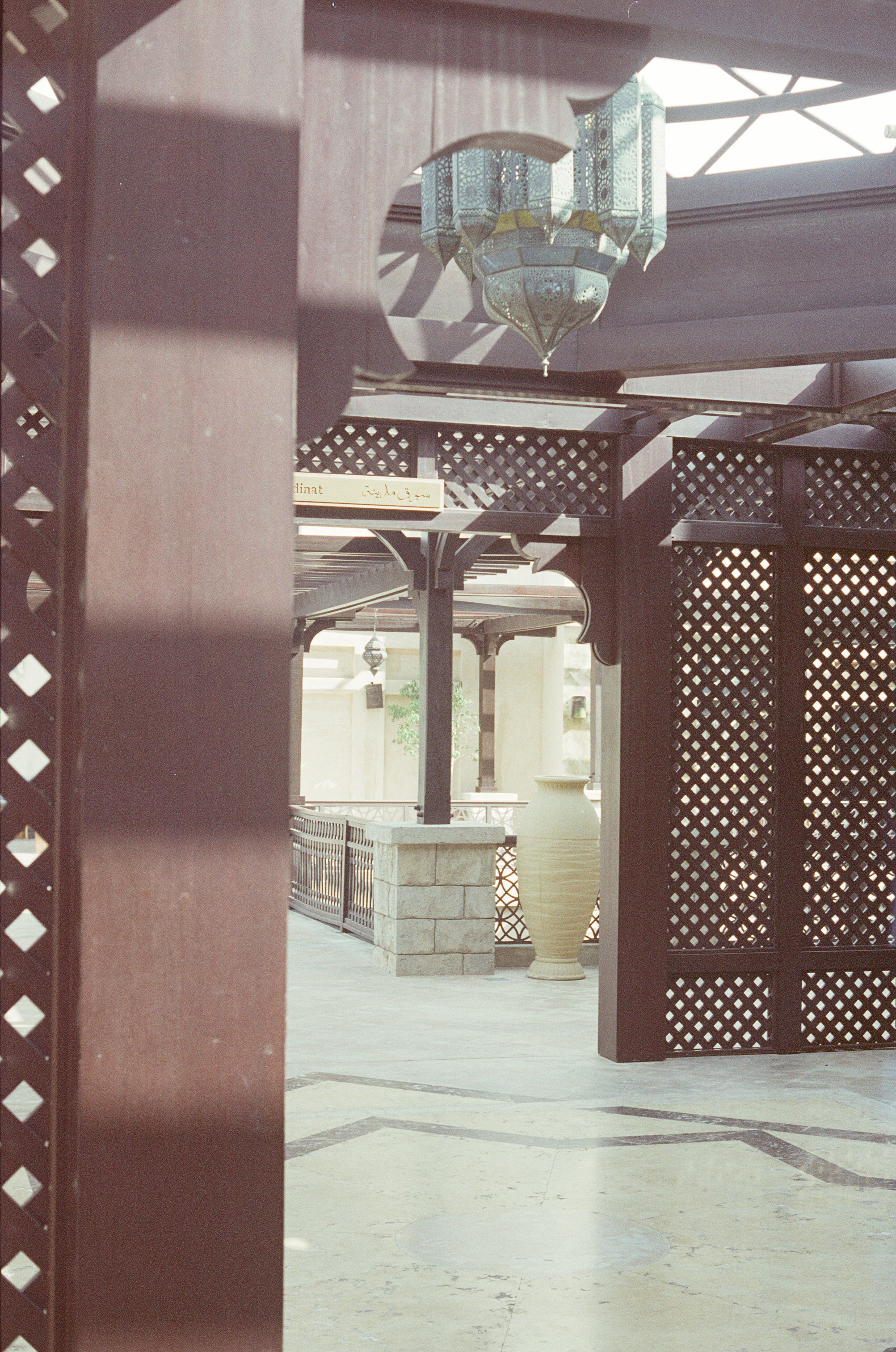 Dubai \ may 2024 \ film 35 mm. Коммерческий Фотограф Виктор Фоменых