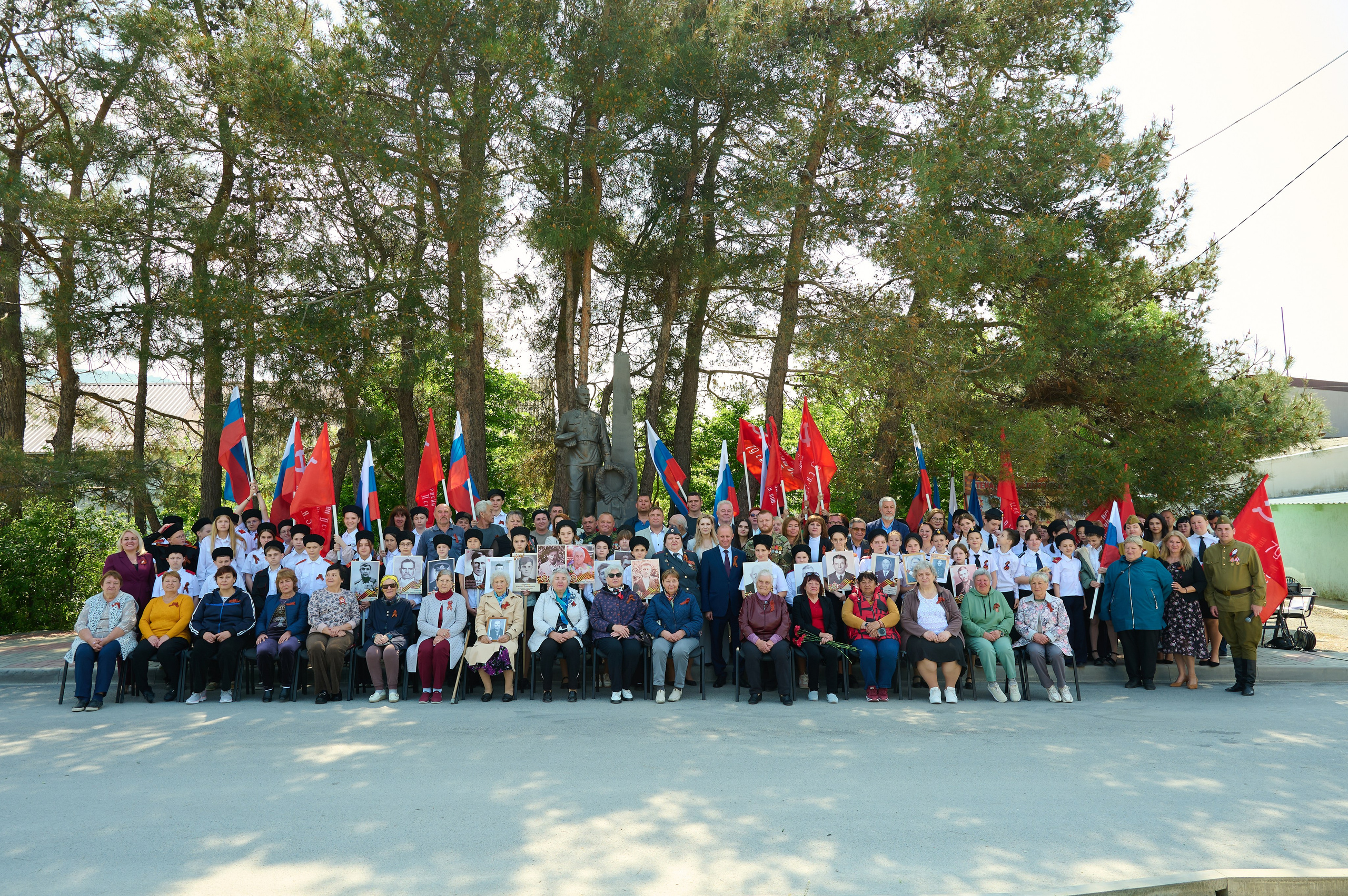 Митинг к 9 мая в с. Виноградное. Жизнь курорта Кабардинка в фотографиях