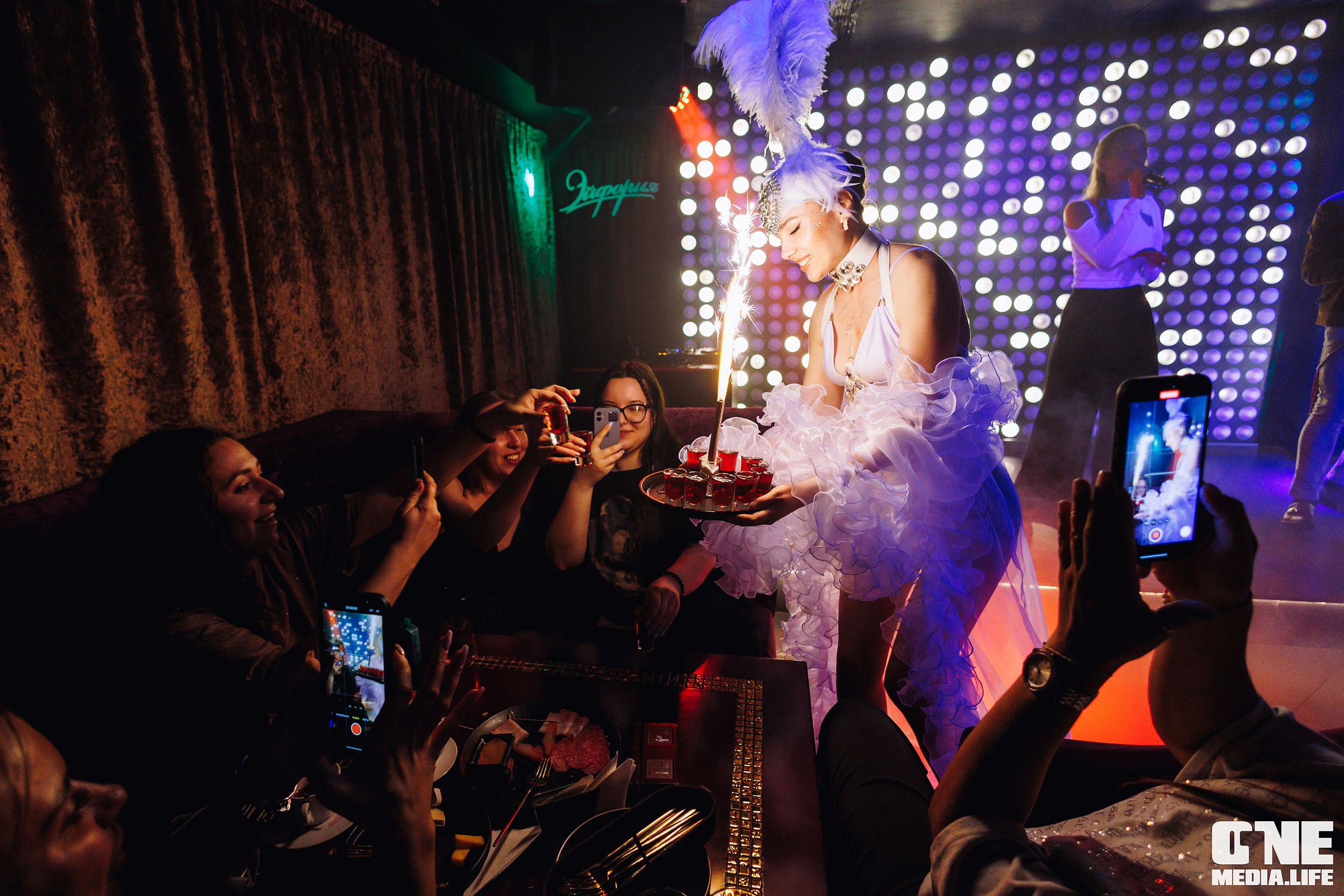 Фоторепортаж из караоке-клуба Эйфория. One Media Life: фоторепортажи, фотоотчеты с мероприятий и заведений