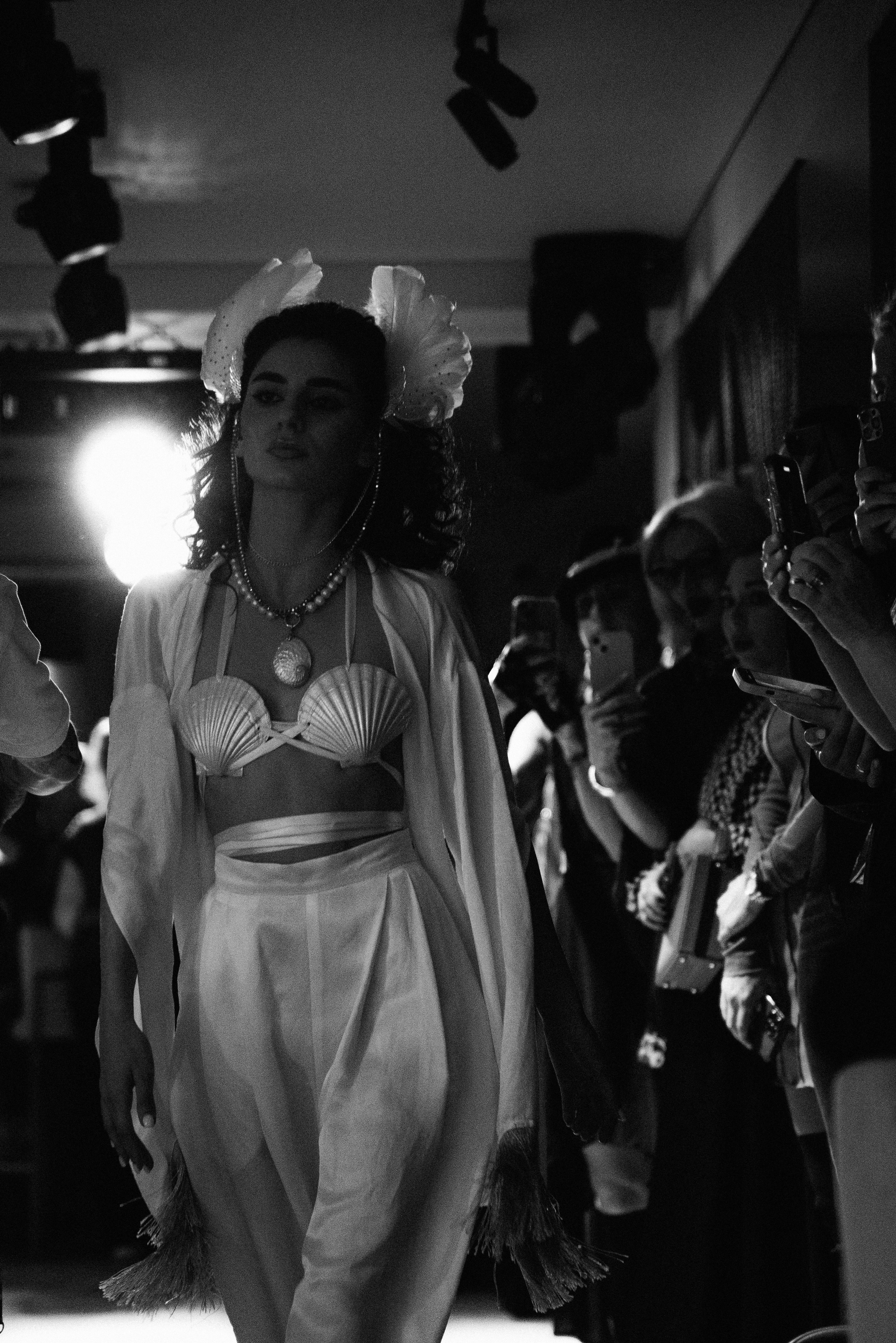 Стильный показ одежды в Сочи в ресторане PLACE — фотографии профессионального фотографа Сочи