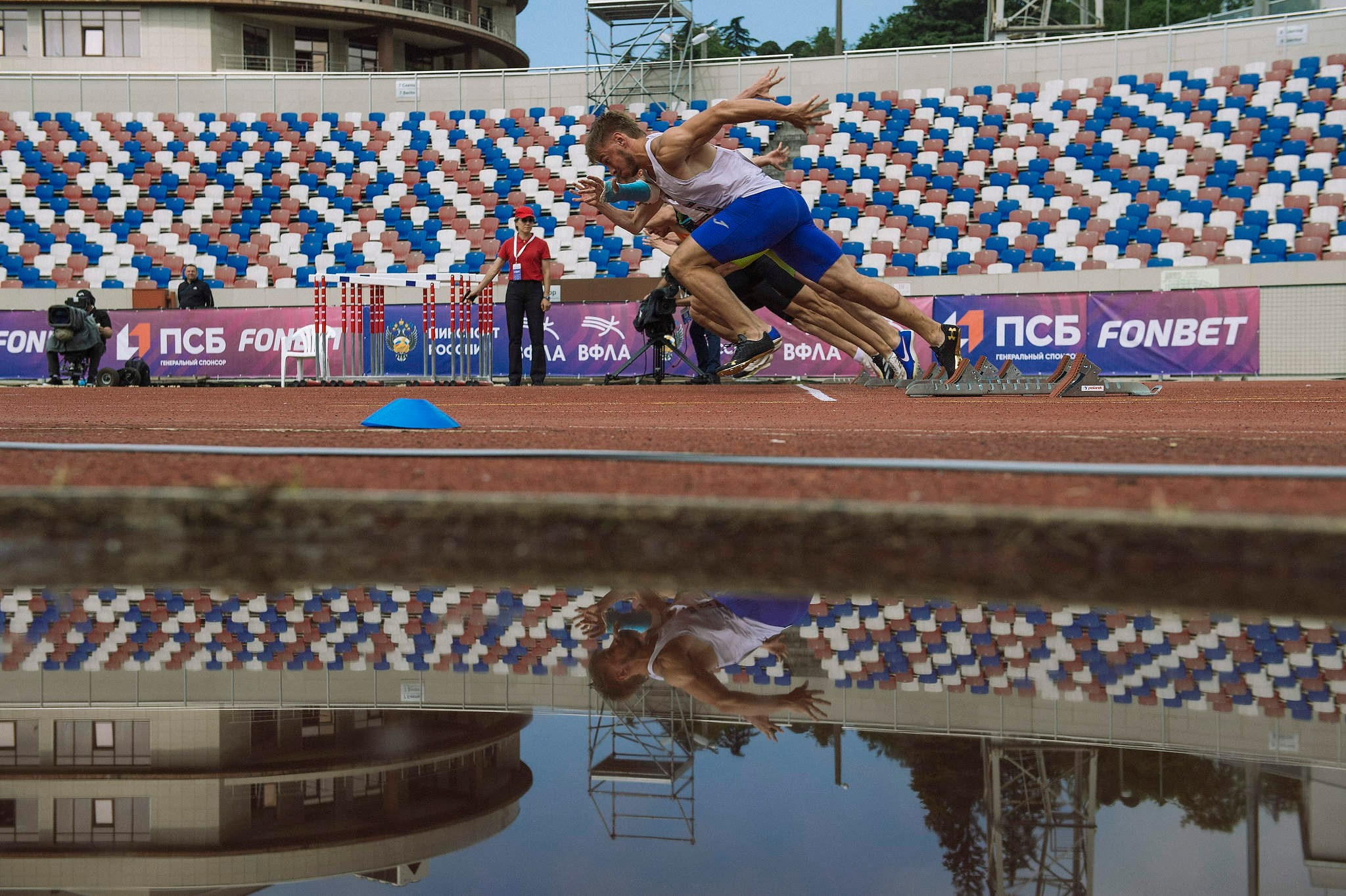 Старт у мужчин 100 метров на Командном чемпионате России