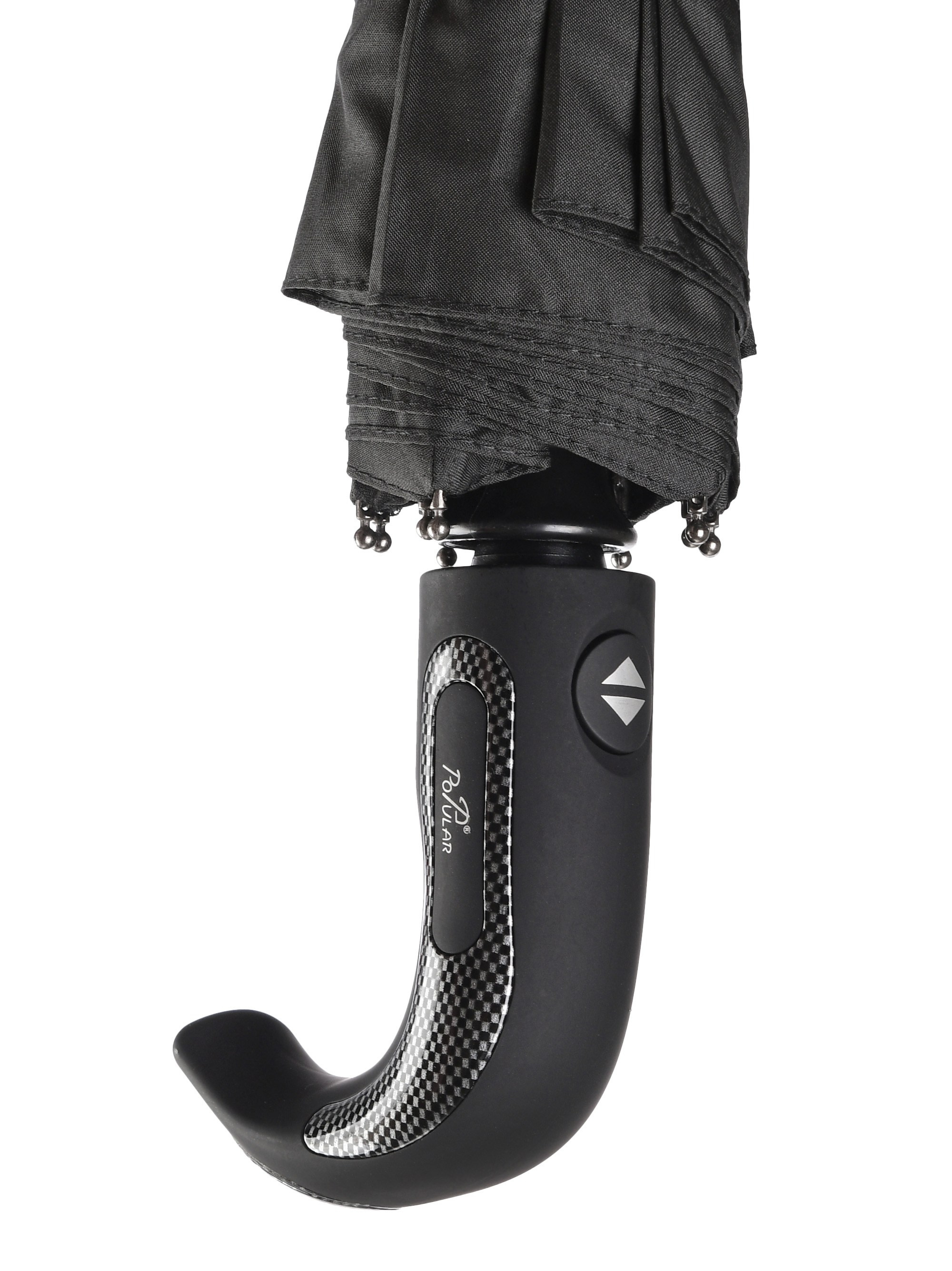 чёрная ручка зонта крупным планом