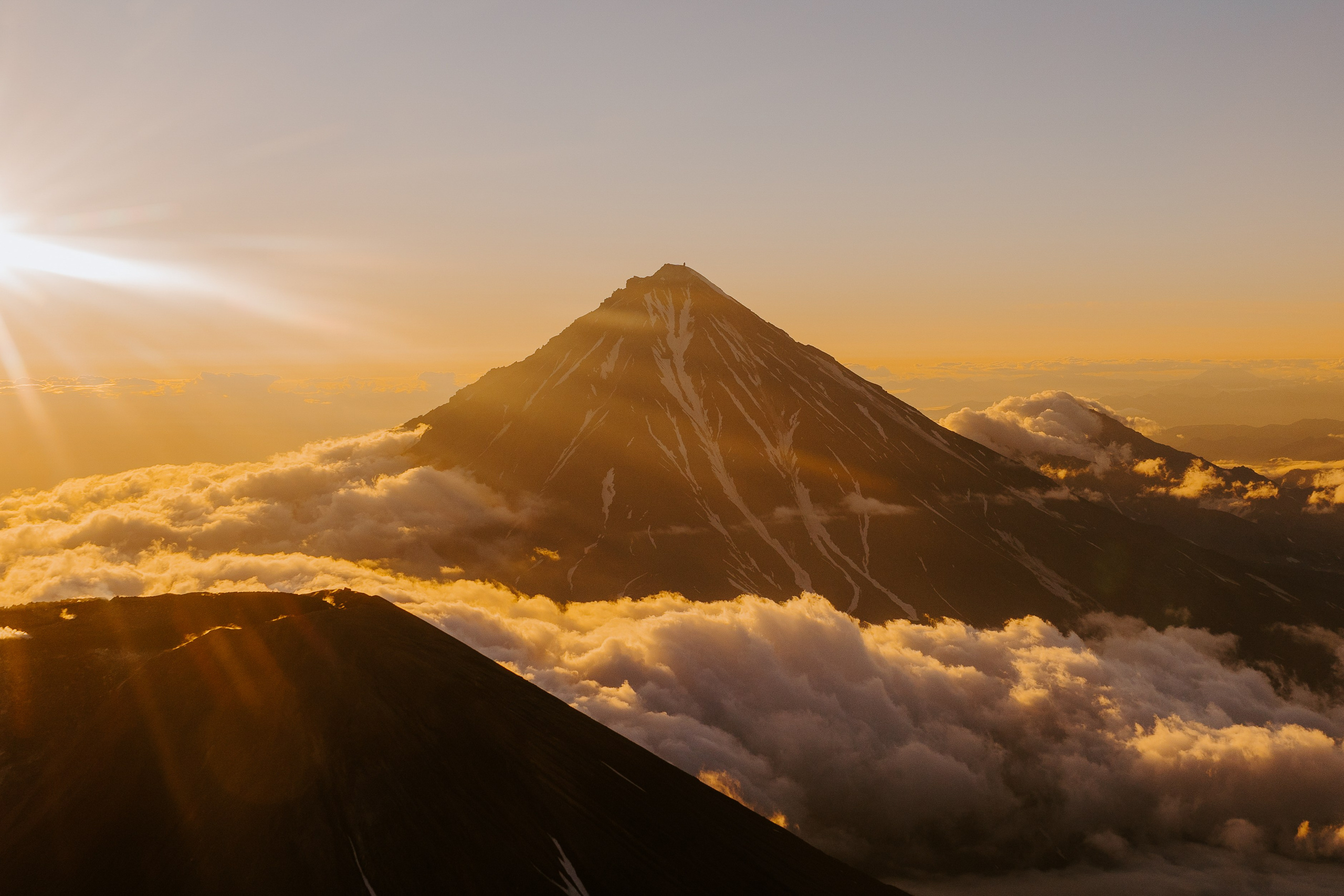 Свадебный и love story фотограф в Петропавловске-Камчатском Алексей Глебов