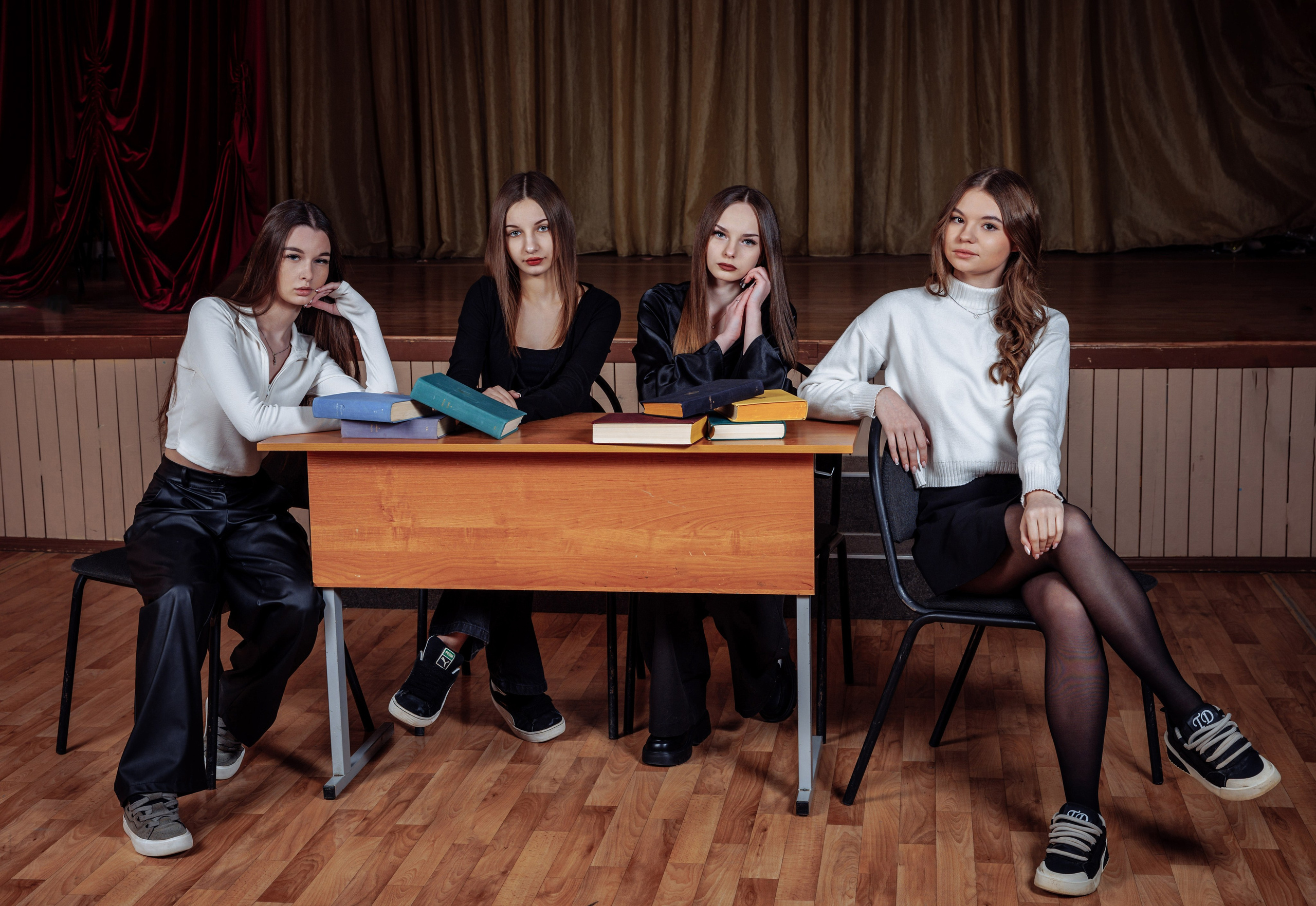 Старшая школа. Выпускные школьные фотоальбомы для школ и детских садов в Волгограде и Волжском