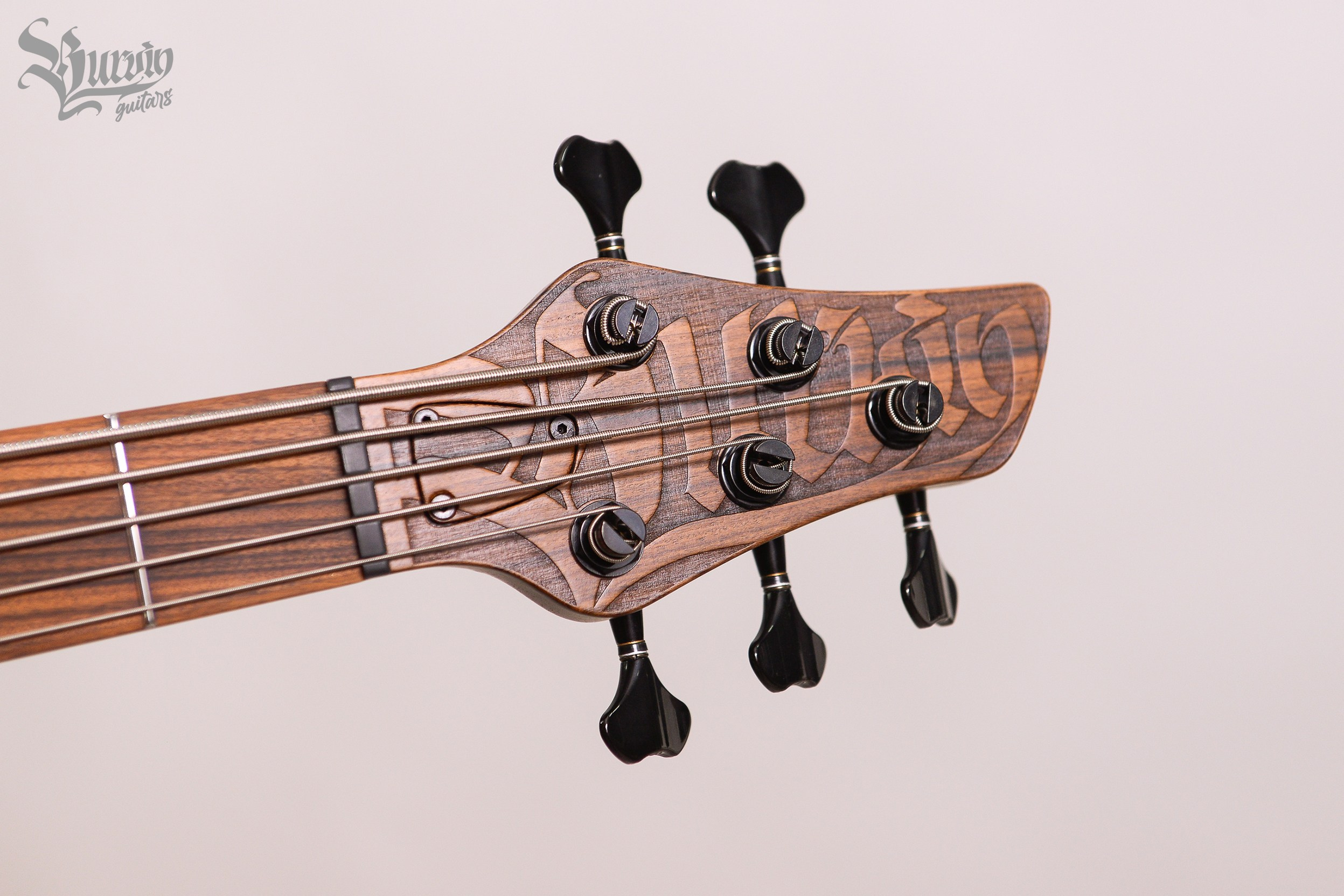 026 ACULA. Master of making guitars and basses to order