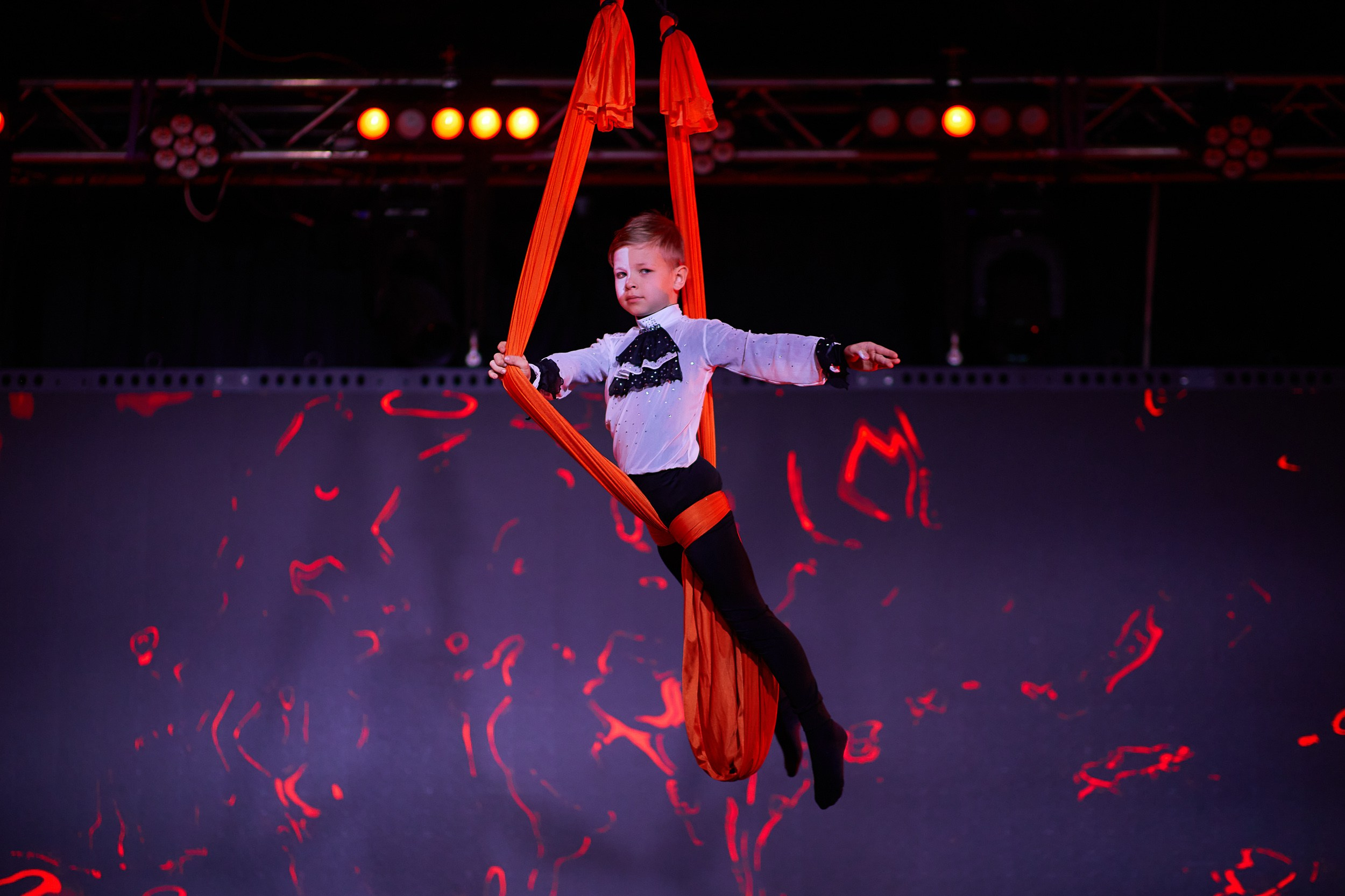 Анонс фоторепортажа с Концерта Грация. POLE DANCE. Photographer for business Mikhail Semenov. Aqua photo studio, photo school