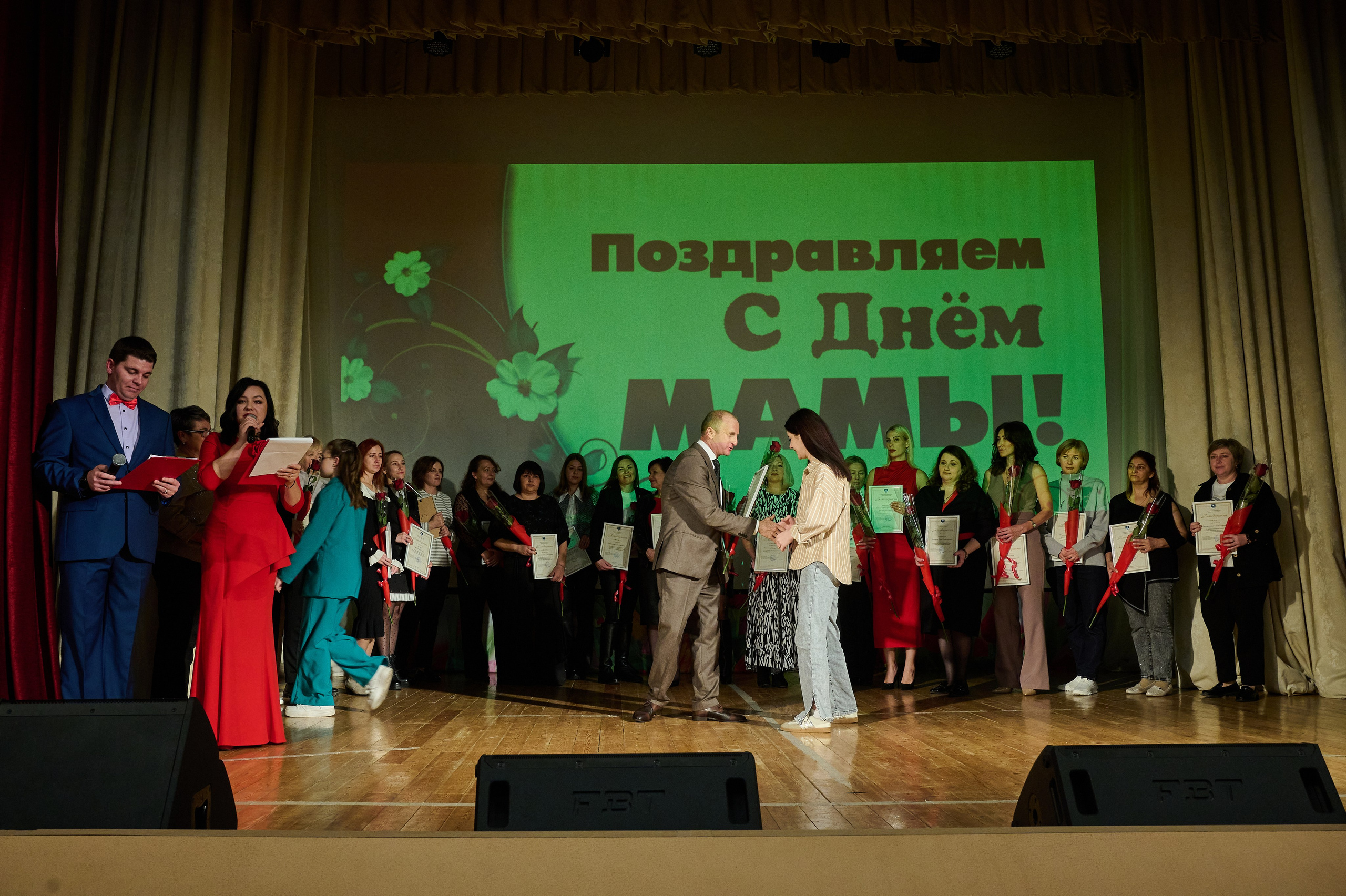 День матери Кабардинка. Жизнь курорта Кабардинка в фотографиях