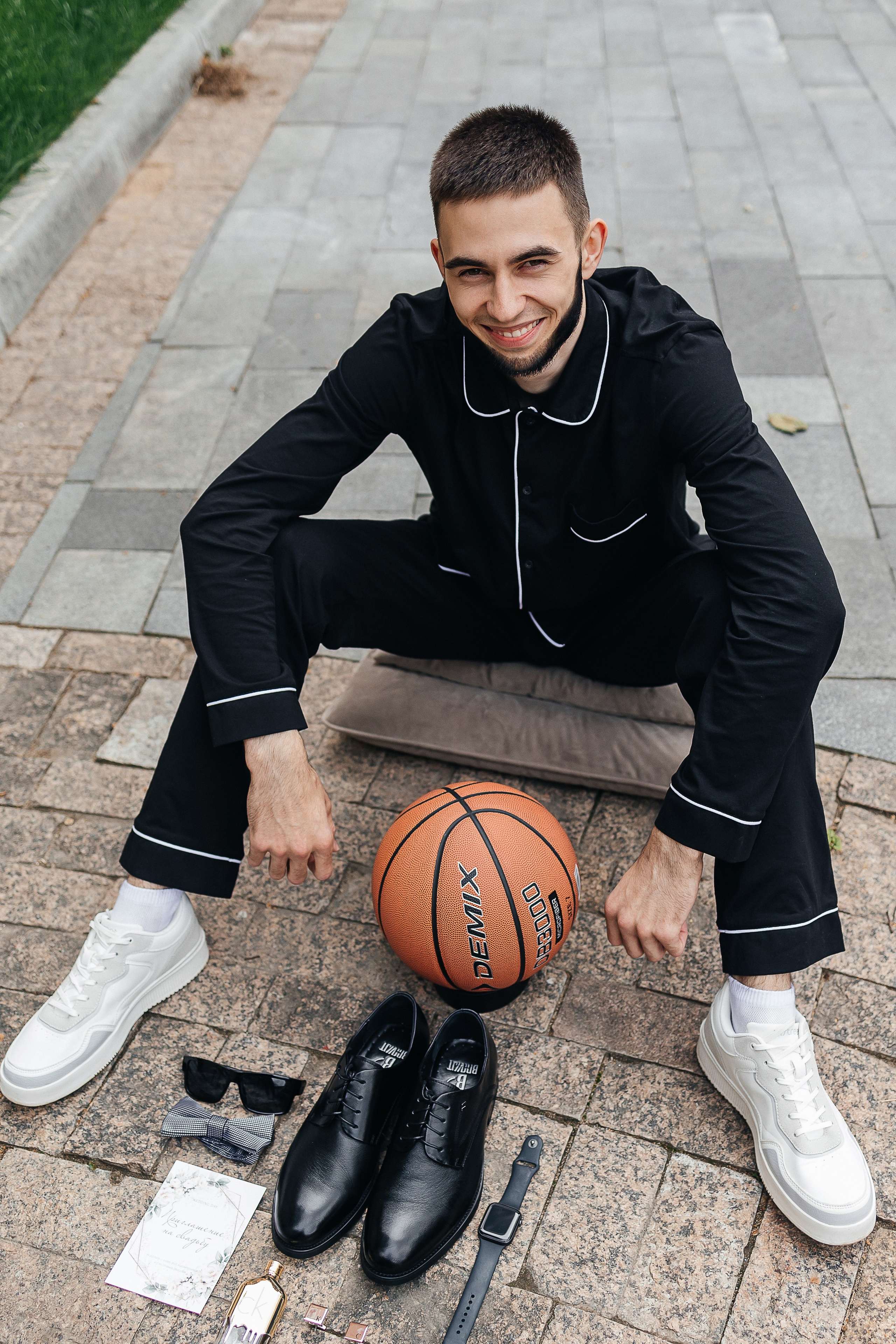 Чувственная первая встреча пары в отеле. Олег Сверчков | Свадебный фотограф Вологда