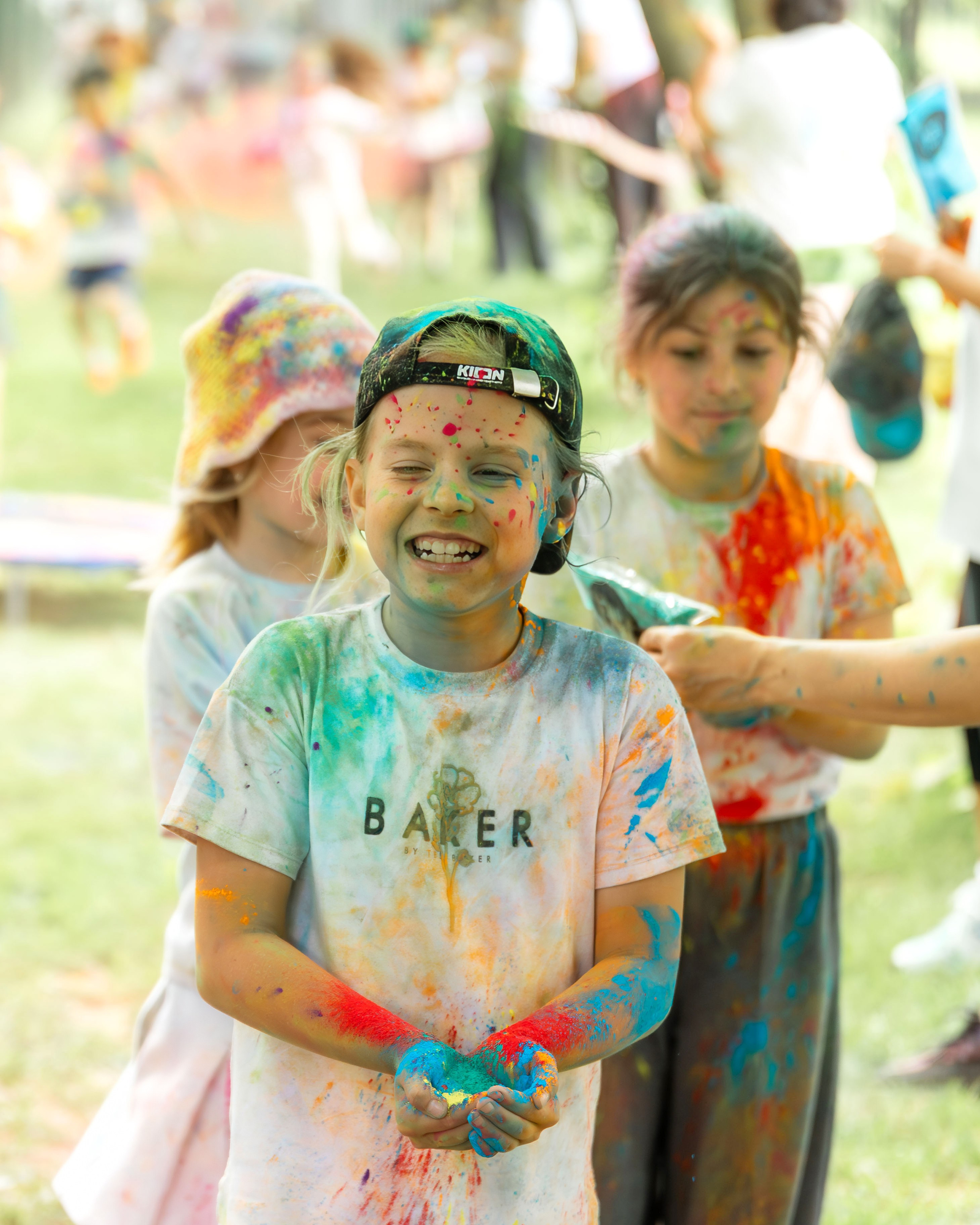 The International School of Moscow. Color Day. Выпускные альбомы для школы и детского сада — школьный фотограф Подольск, Троицк, Щербинка, Москва