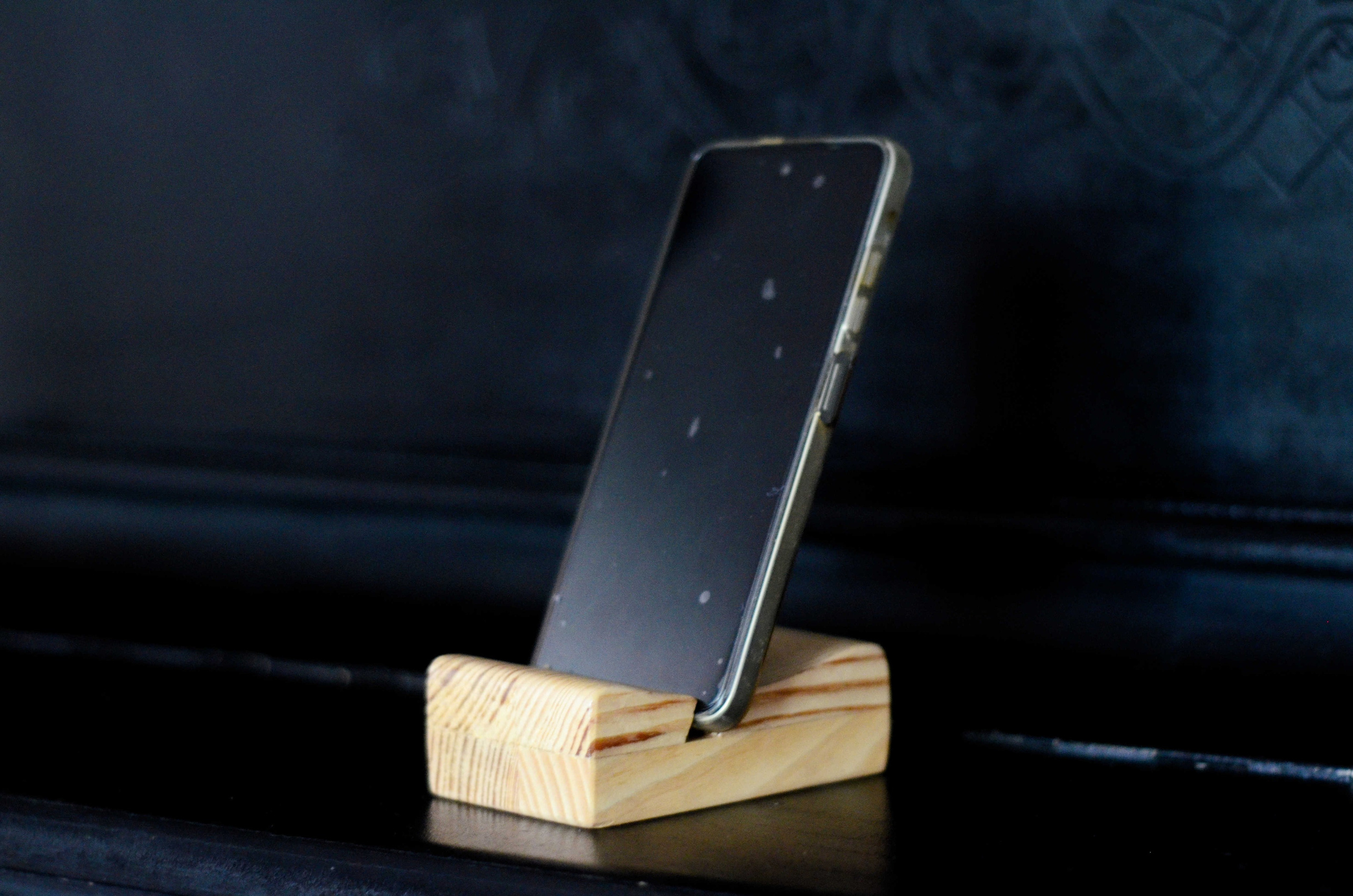 Портретная и предметная фотография. Столярное дело. Дракон и Ведьмочка — творческая коллаборация