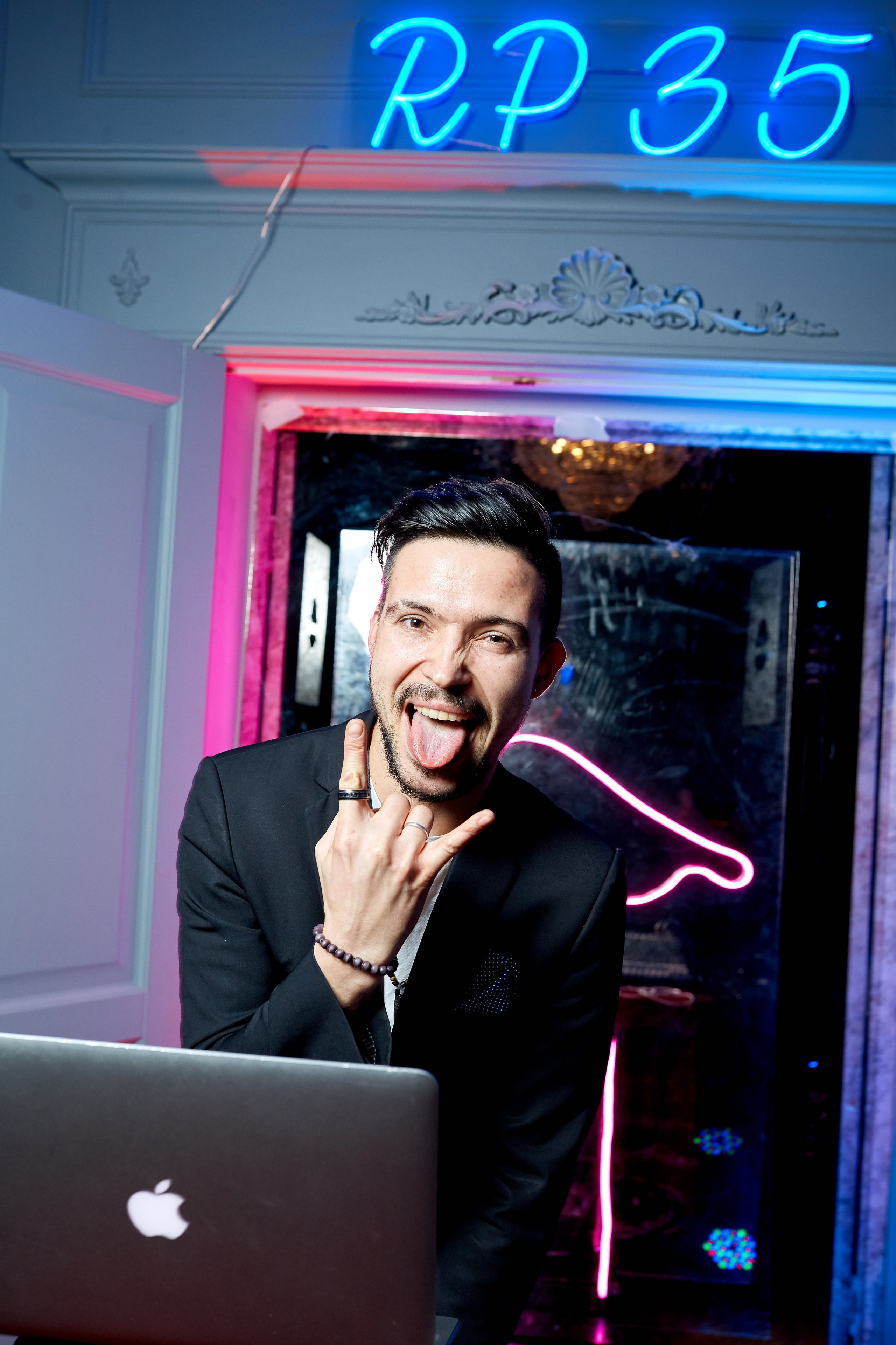 Фотограф на мероприятие в Москве, заказать услуги фотосъёмки — Цены и стоимость услуг профессионального фотографа мероприятий