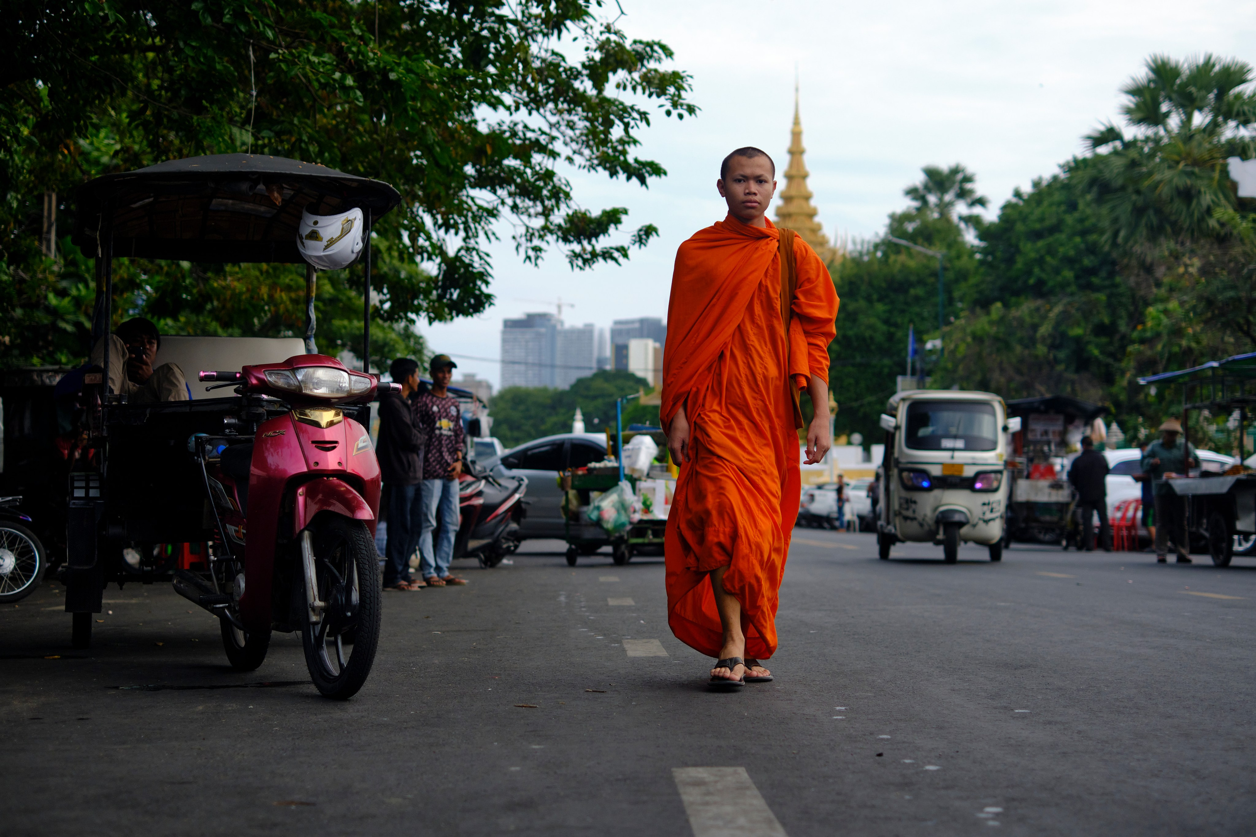Street photo, Cambodia by Petr Nabutov