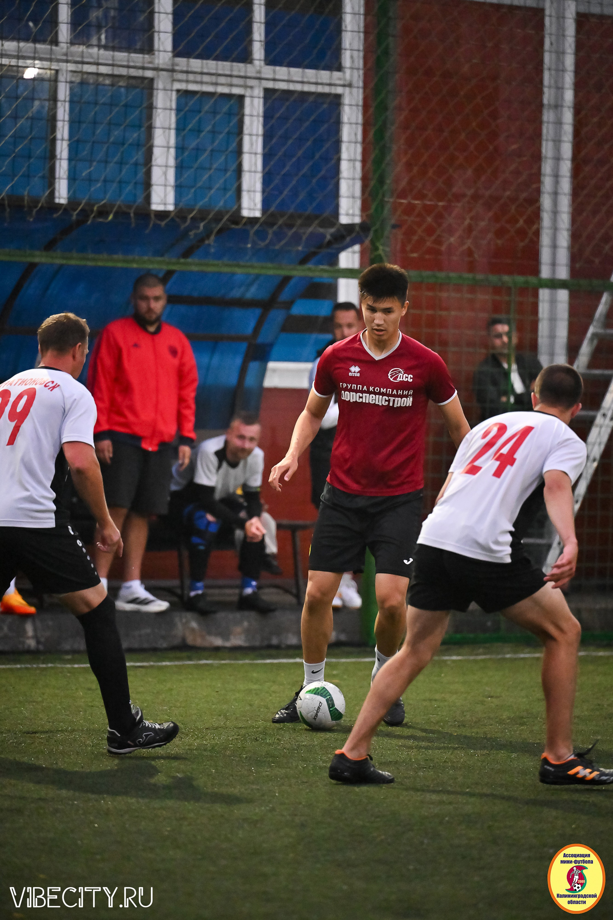 ИГРЫ МИНИ-ФУТБОЛЬНОЙ И КОРПОРАТИВНОЙ ЛИГИ. VIBECITY.RU Вайб Сити Ру Фоторепортажи Фотоотчеты Калининград